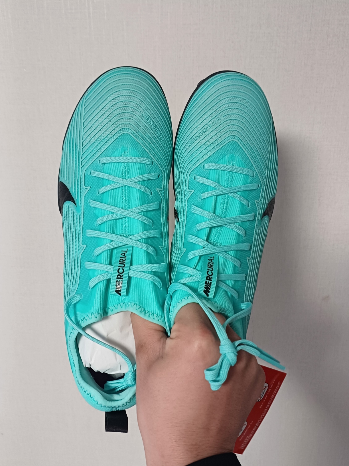Nike Zoom Mercurial Vapor 15 Pro TF Hyper Turquoise Fuchsia Dream 착용 스타일 - 2