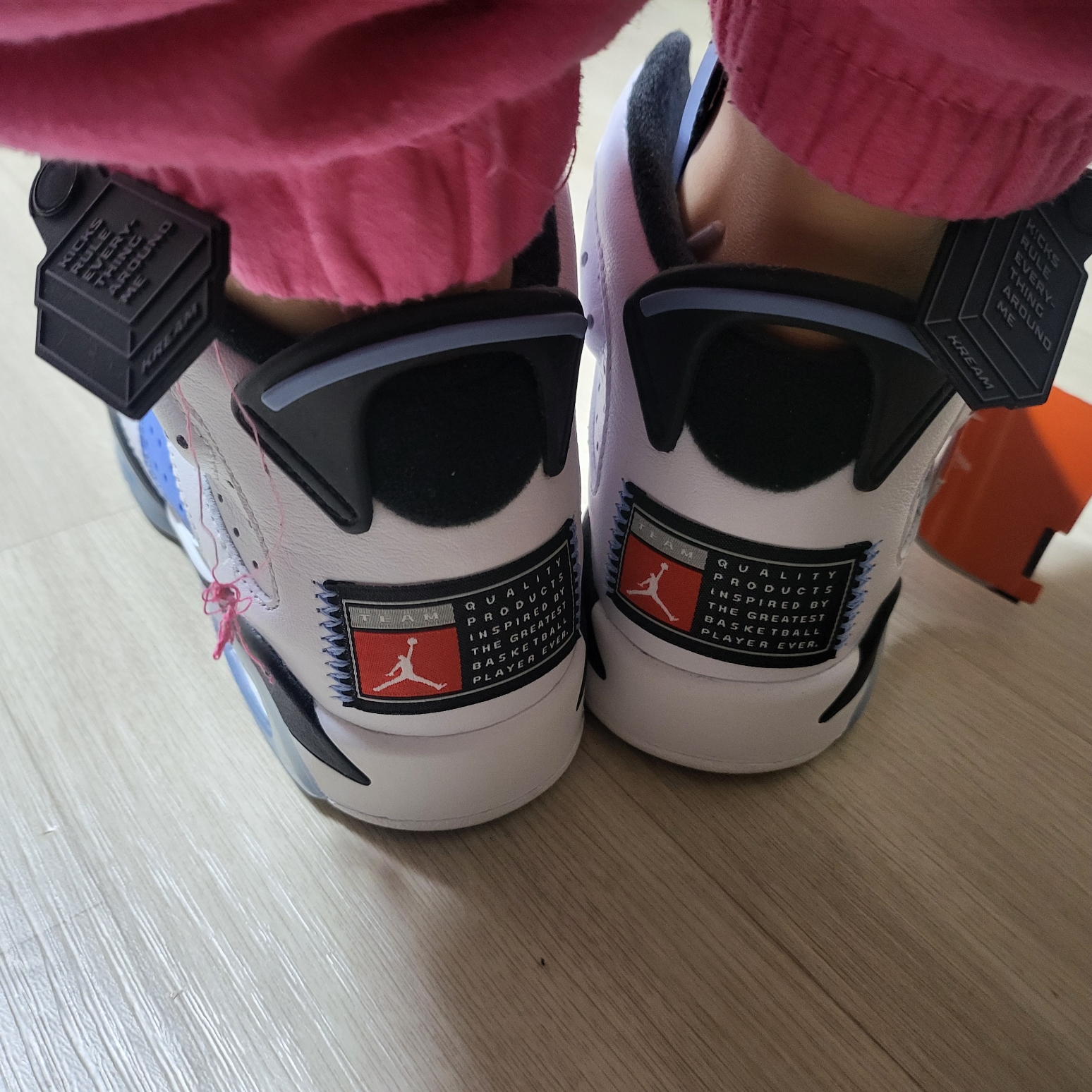 (GS) Jordan 6 Retro University Blue 착용 스타일 - 2