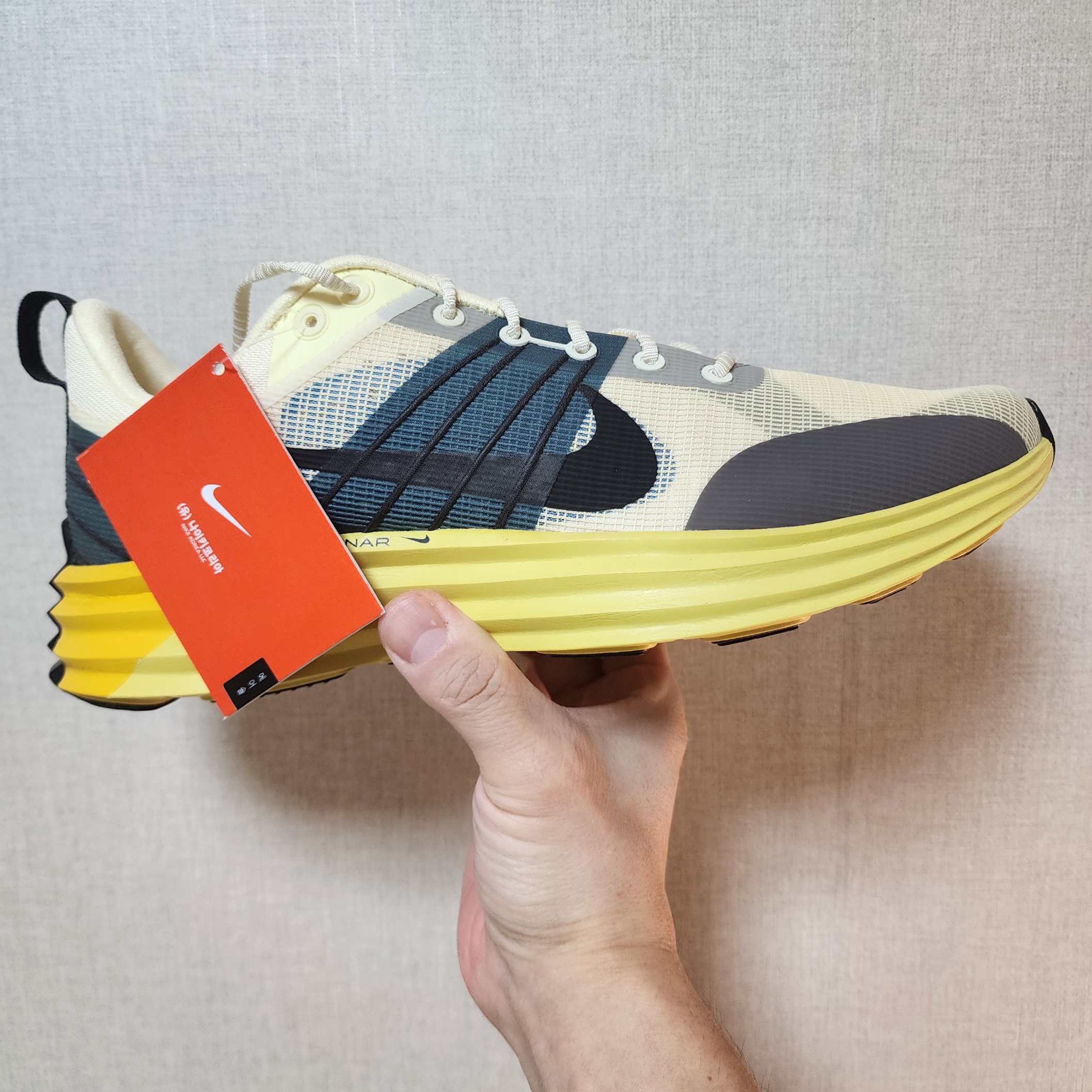Nike Lunar Roam Alabaster and Green Abyss 착용 스타일 - 1