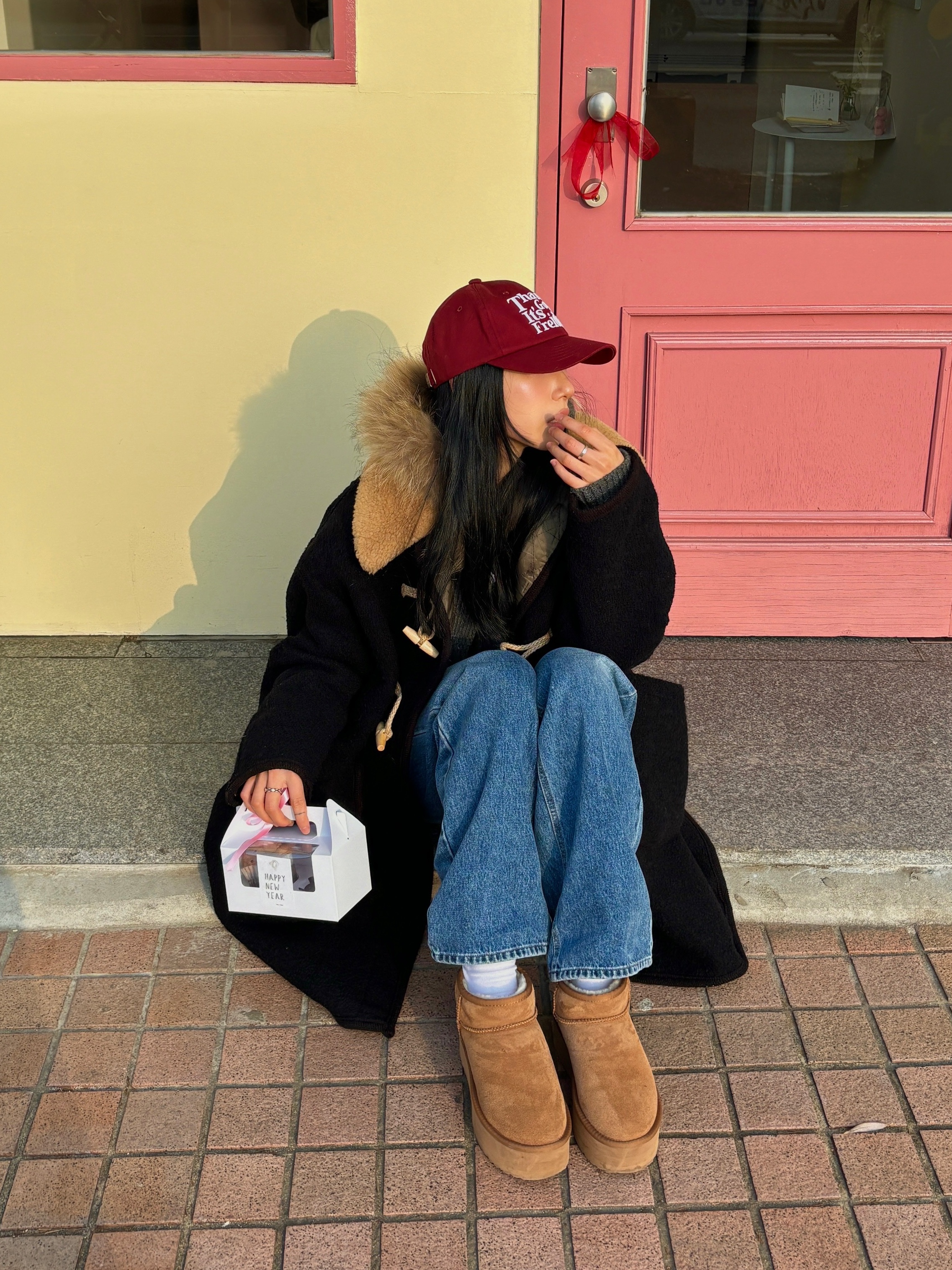 (W) UGG Classic Ultra Mini Platform Boots Chestnut 착용 스타일 - 1