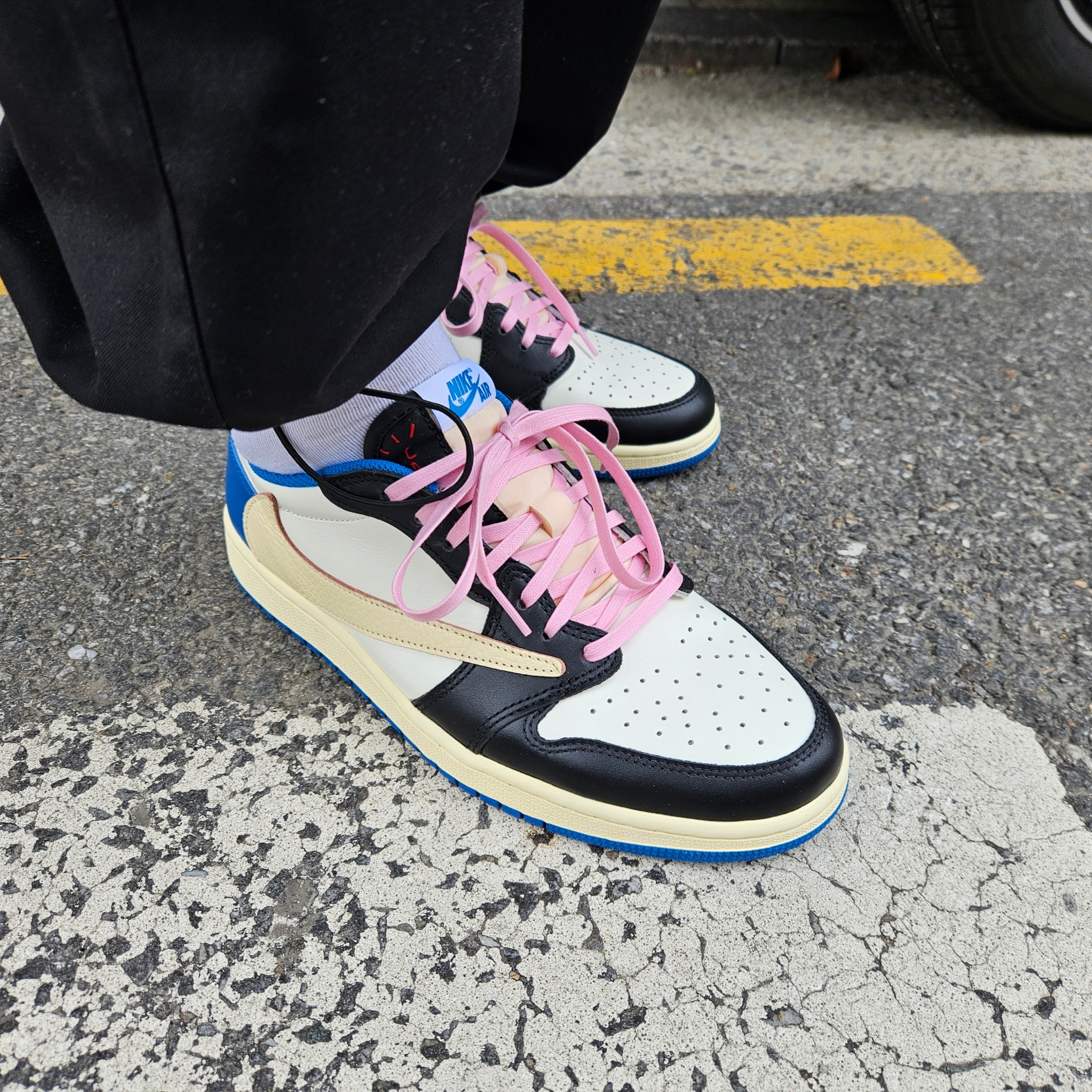 Jordan 1 x Travis Scott x Fragment Retro Low OG SP Military Blue 착용 스타일
