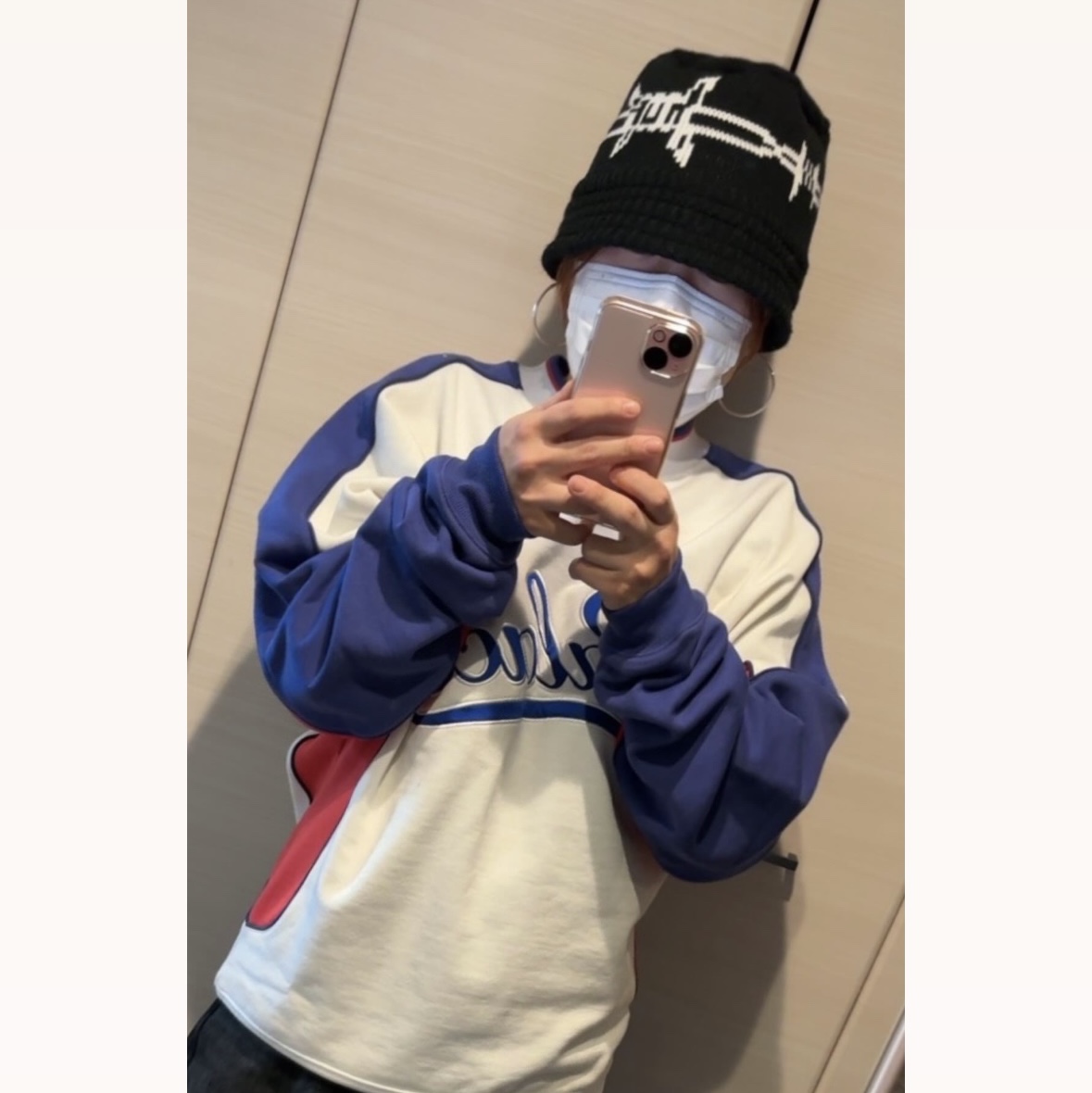 Palace Star Script Crew White - 24SS 착용 스타일