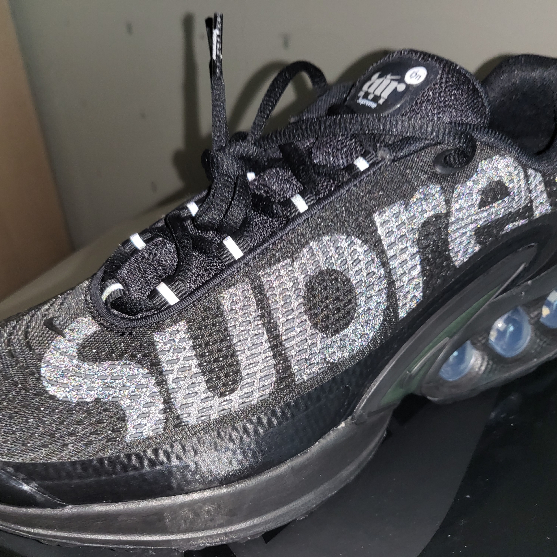 Nike x Supreme Air Max DN SP Black Galactic Jade 착용 스타일 - 1
