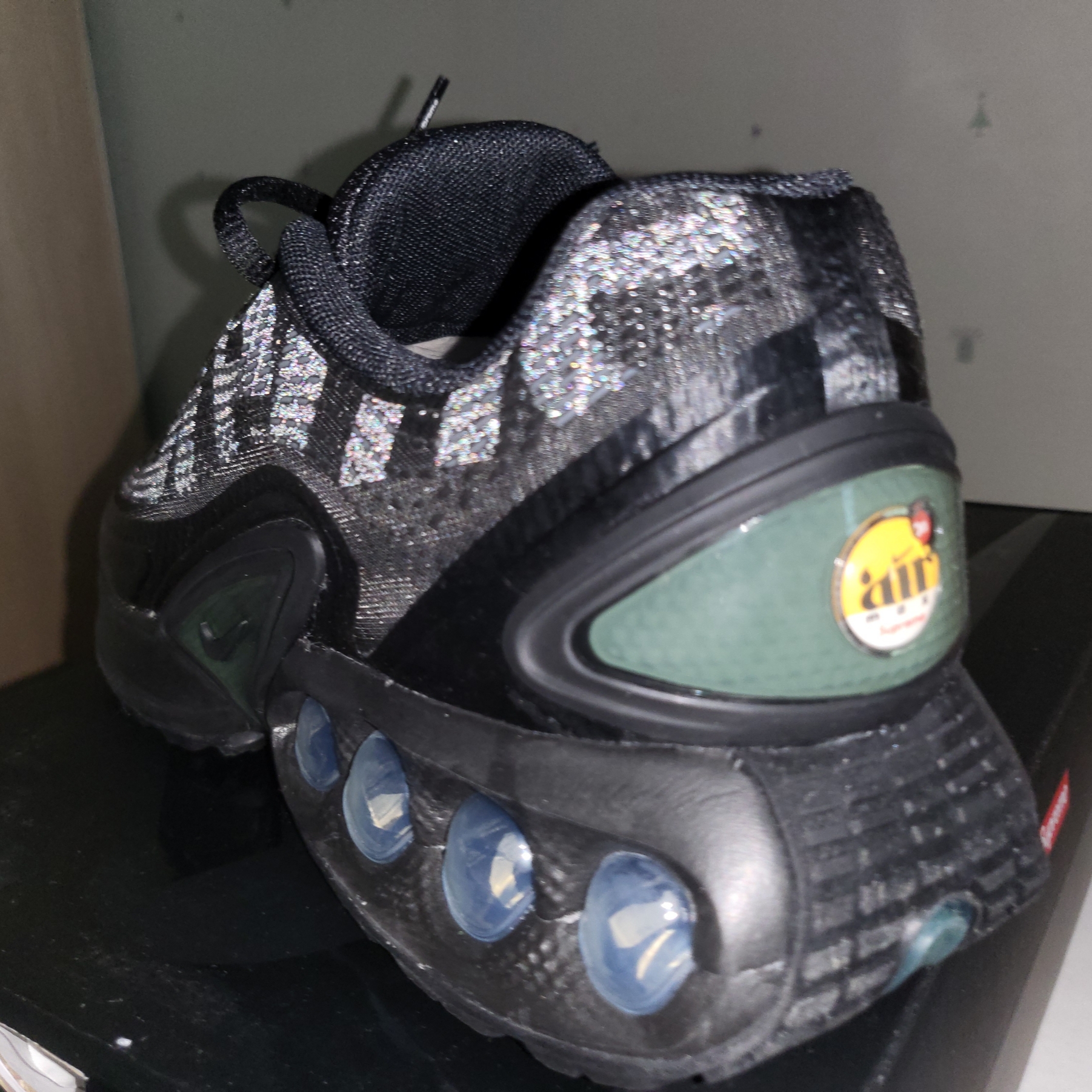 Nike x Supreme Air Max DN SP Black Galactic Jade 착용 스타일 - 2