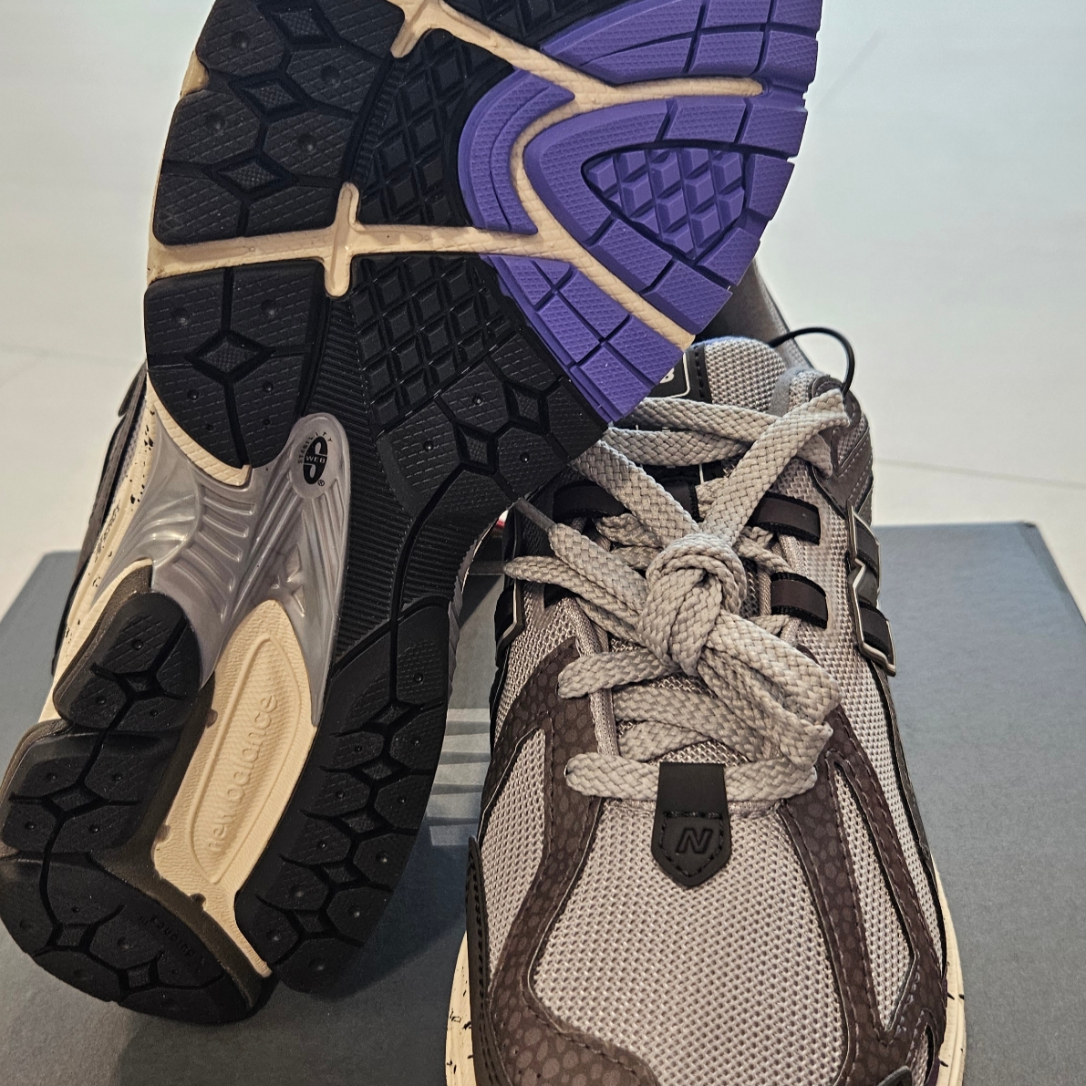 New Balance x Atmos 1906R Tokyo Dimension 착용 스타일 - 4