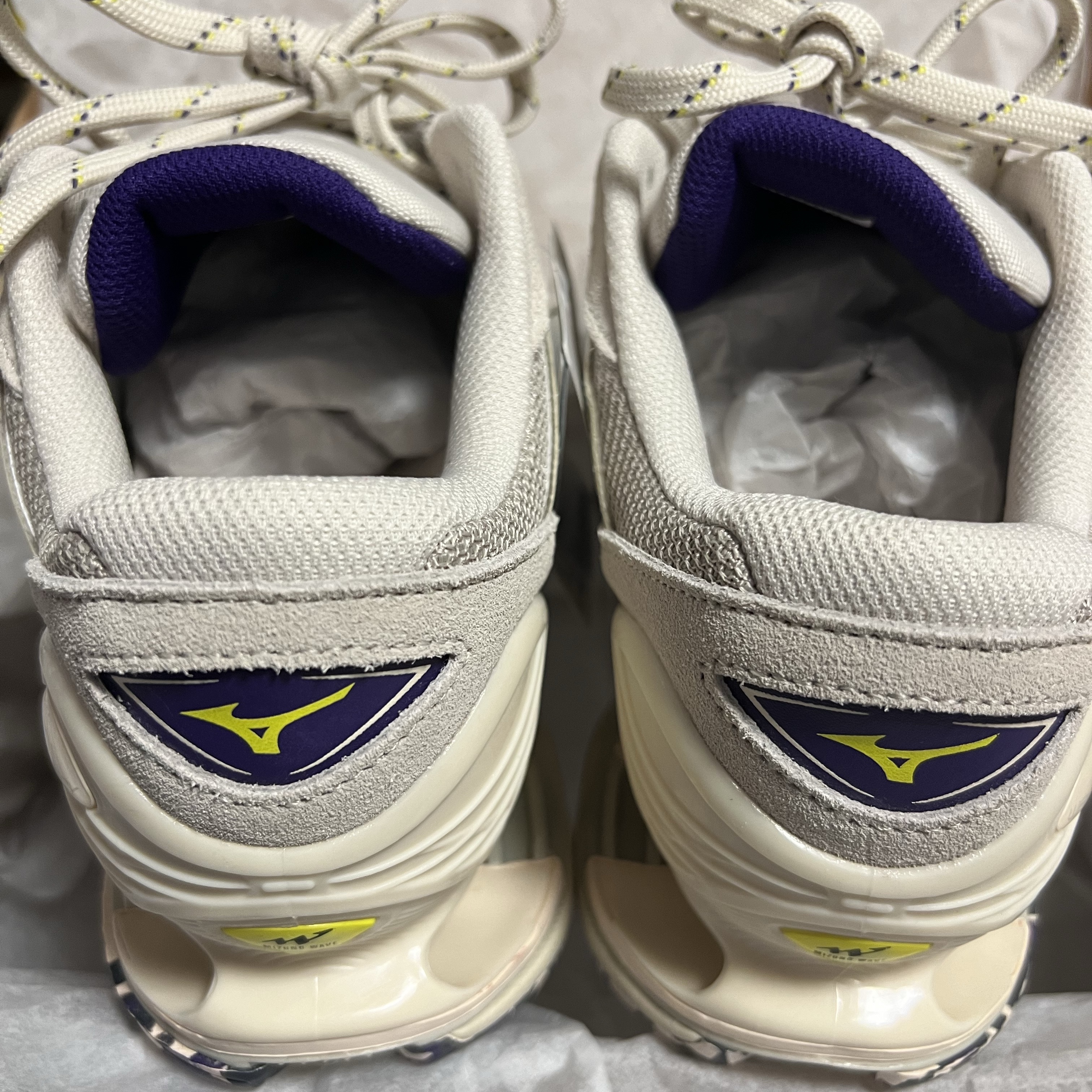 Mizuno Wave Prophecy LS Summer Sand Dark Shadow Pale Lime Yellow 착용 스타일 - 5