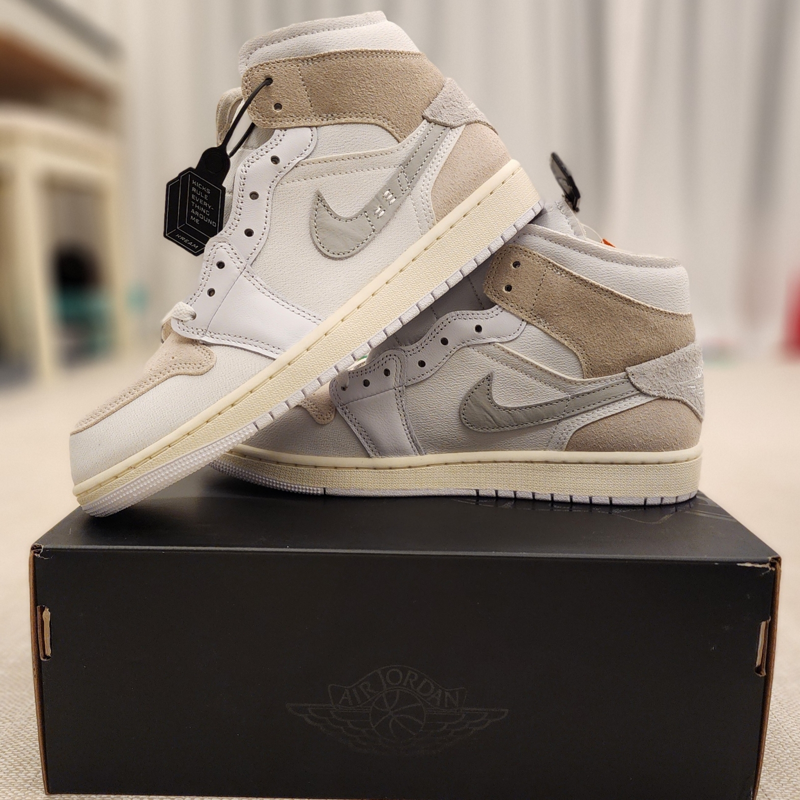 Jordan 1 Mid SE Craft White Light Orewood Brown 착용 스타일 - 4