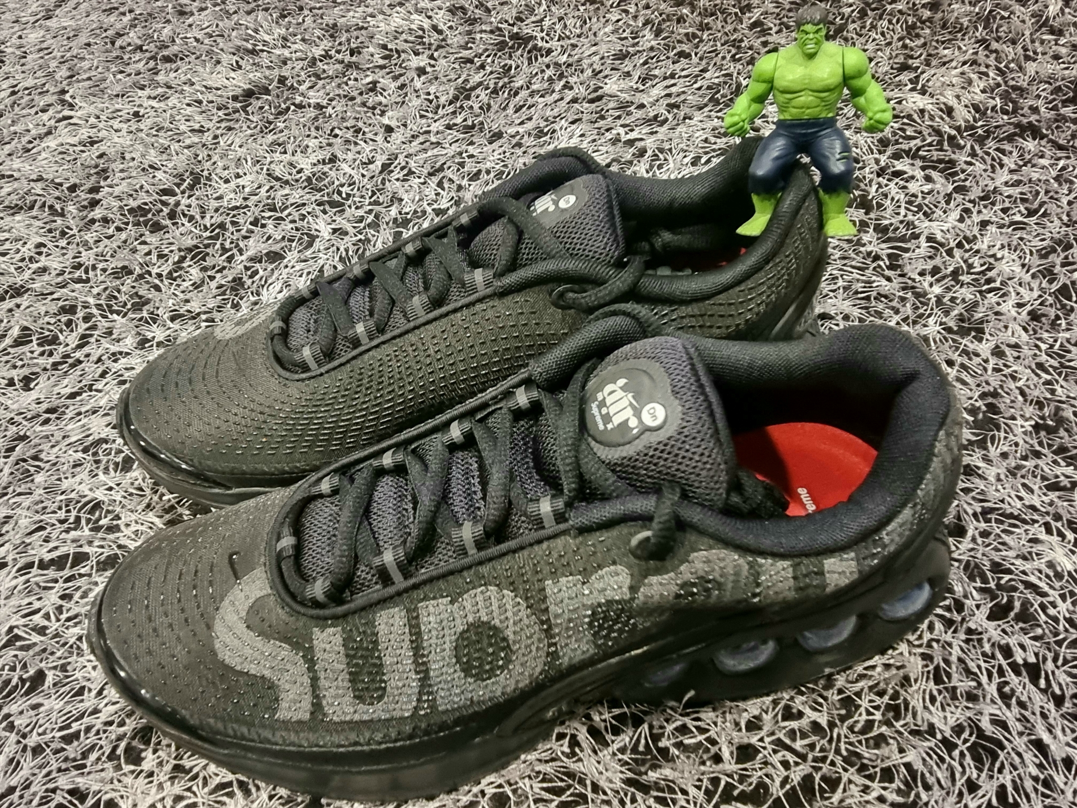 Nike x Supreme Air Max DN SP Black Galactic Jade 착용 스타일 - 1