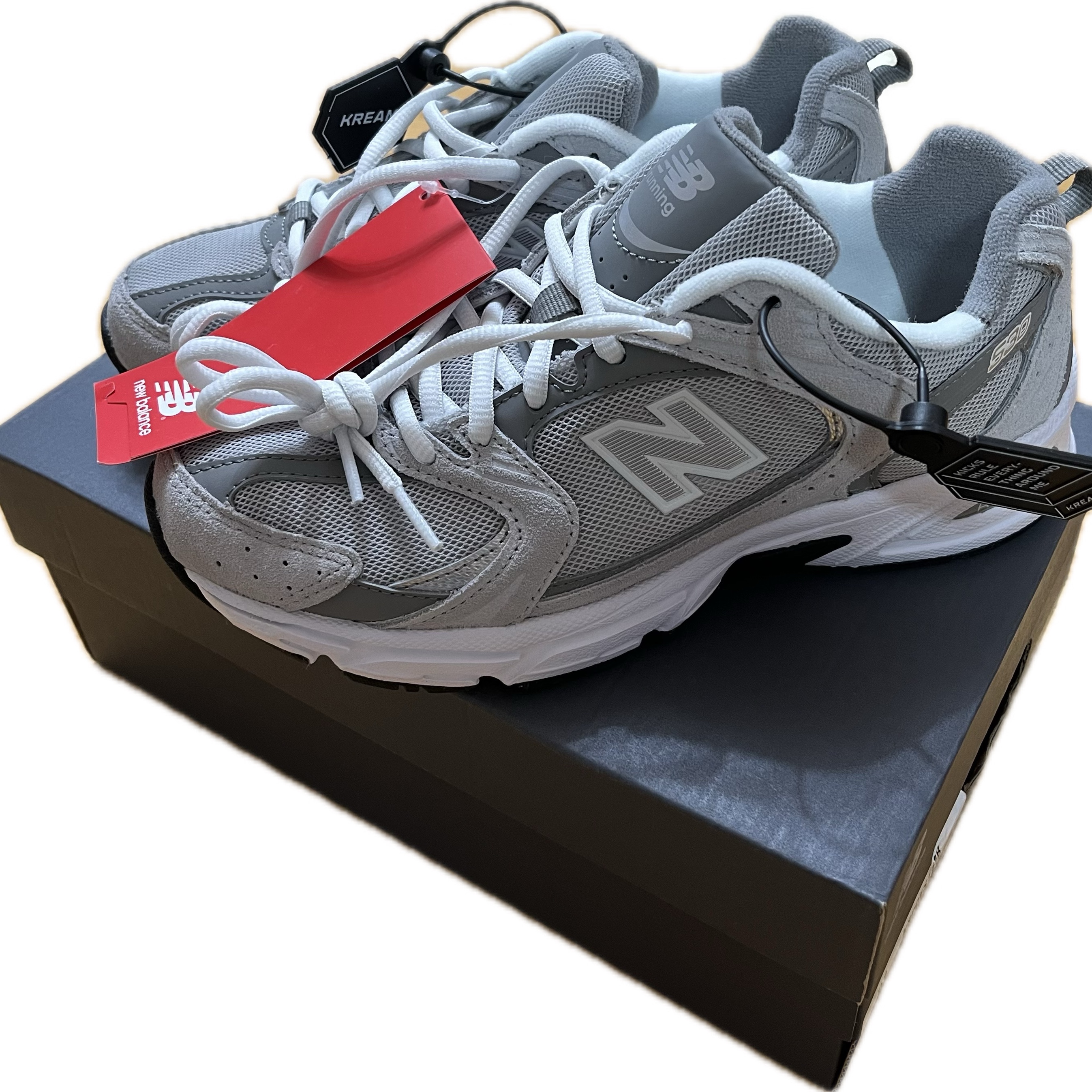 New Balance 530 Grey 착용 스타일