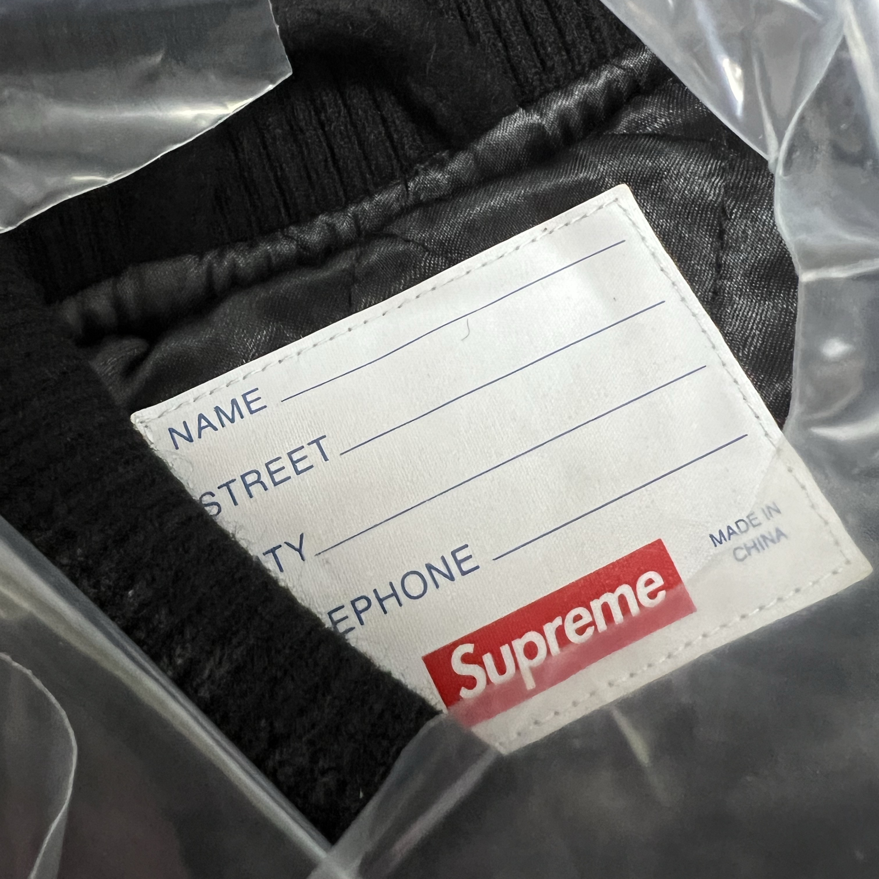 Supreme Big Logo Chenille Varsity Jacket Black - 24SS 착용 스타일