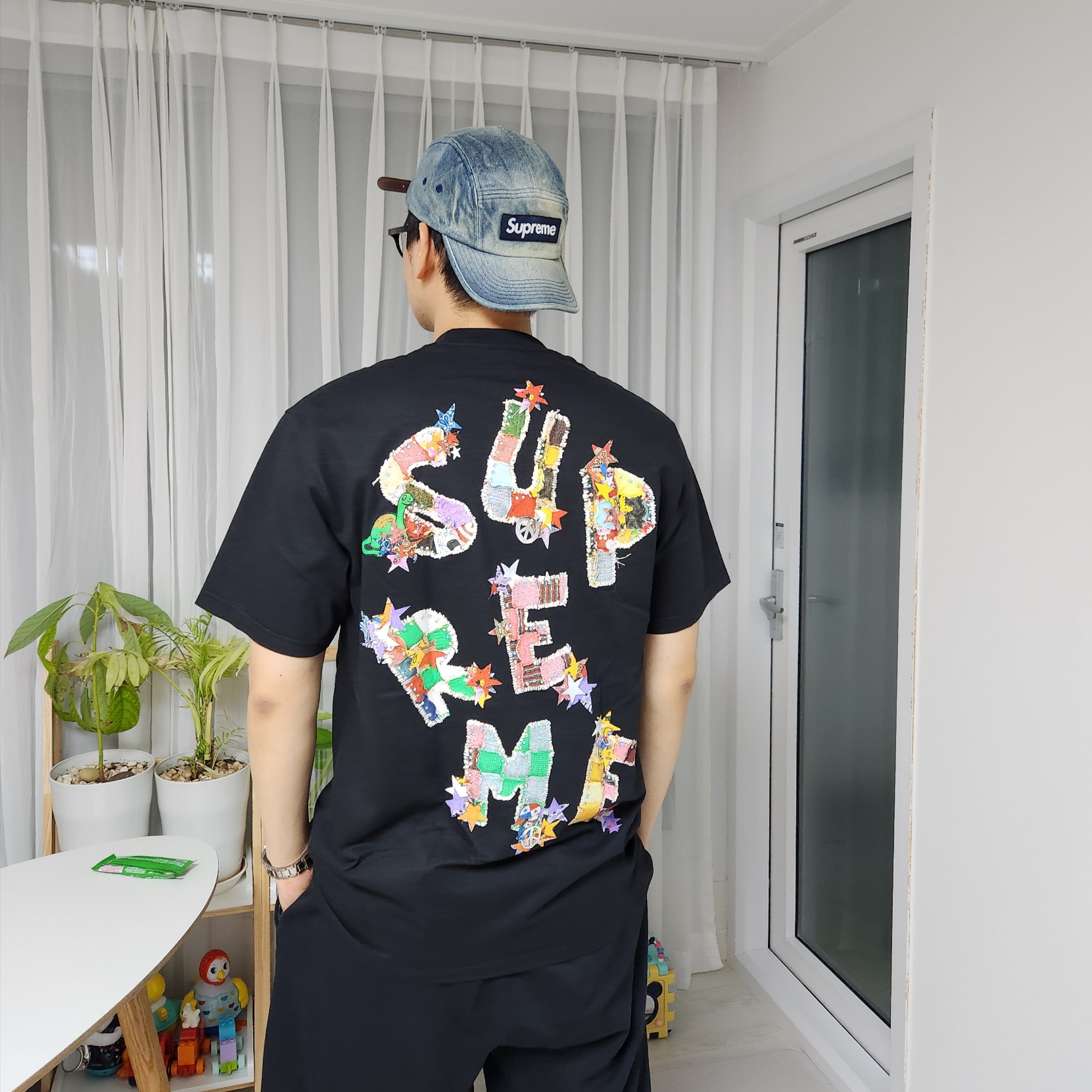 Supreme Patchwork T-Shirt Black - 24SS, Supreme Washed Chino Twill Camp Cap Dirty Indigo - 24SS 착용 스타일