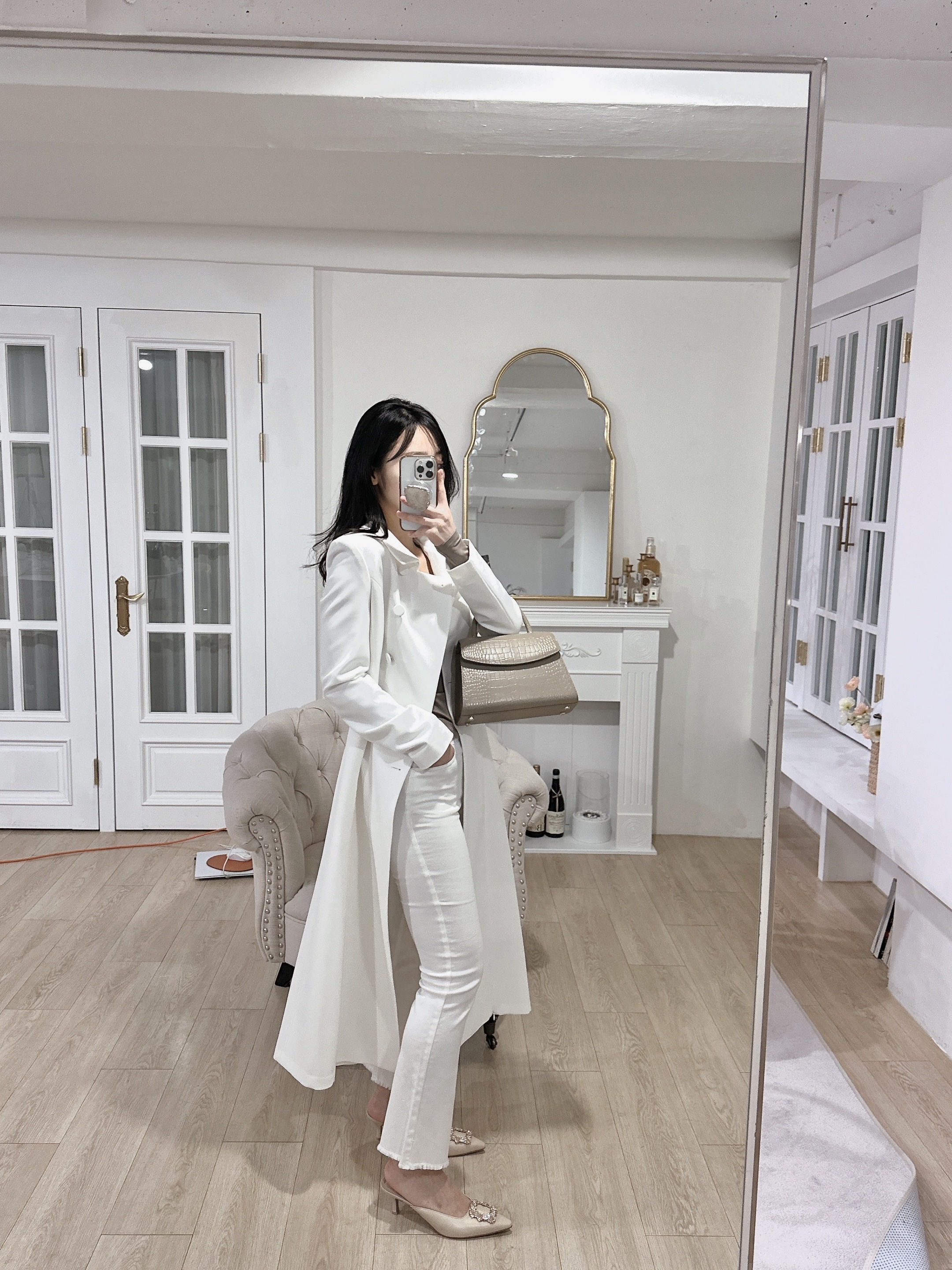classic is the best🖤님의 스타일 - 4