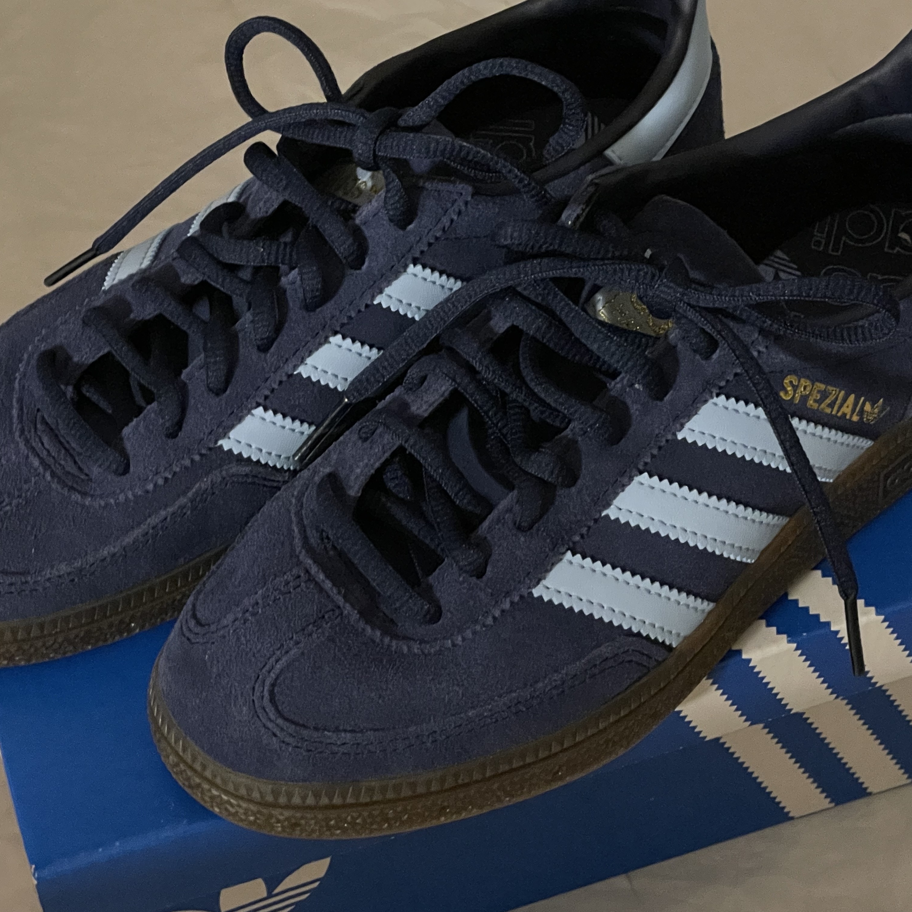 Adidas Spezial Handball Collegiate Navy 착용 스타일
