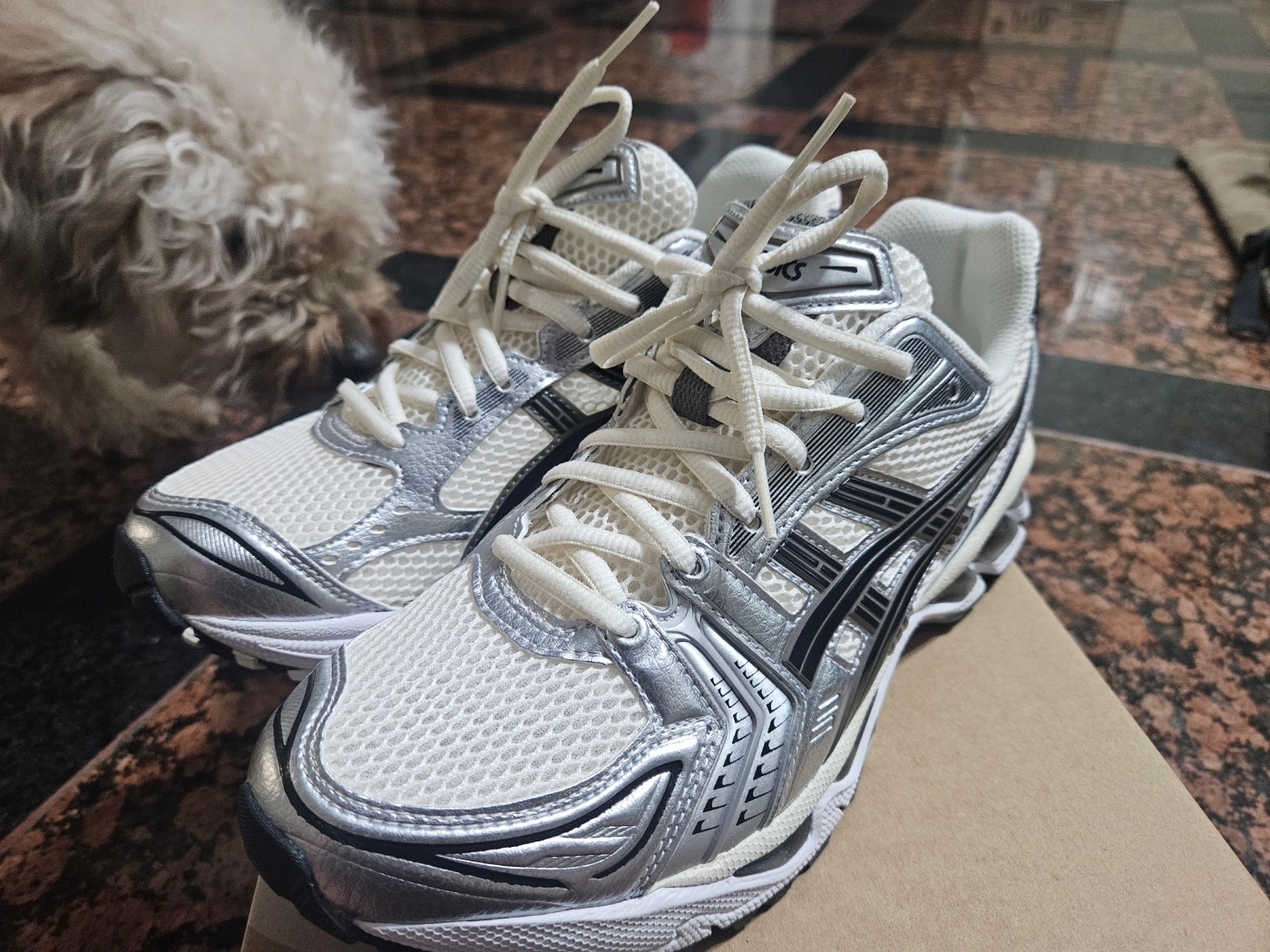 Asics Gel-Kayano 14 Cream Black 착용 스타일