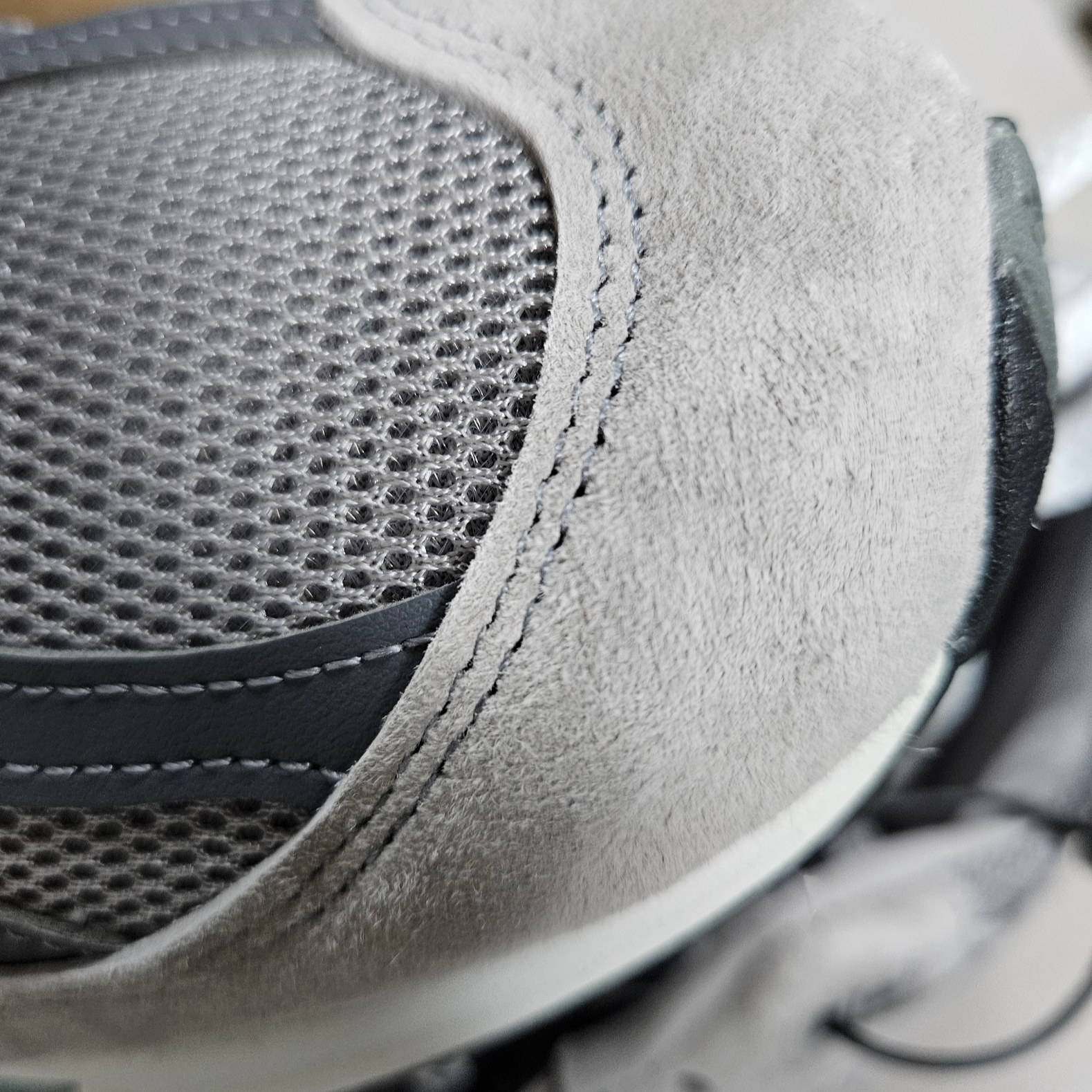 New Balance 991v2 Made in UK Rock Ridge Alloy Silver 착용 스타일 - 4