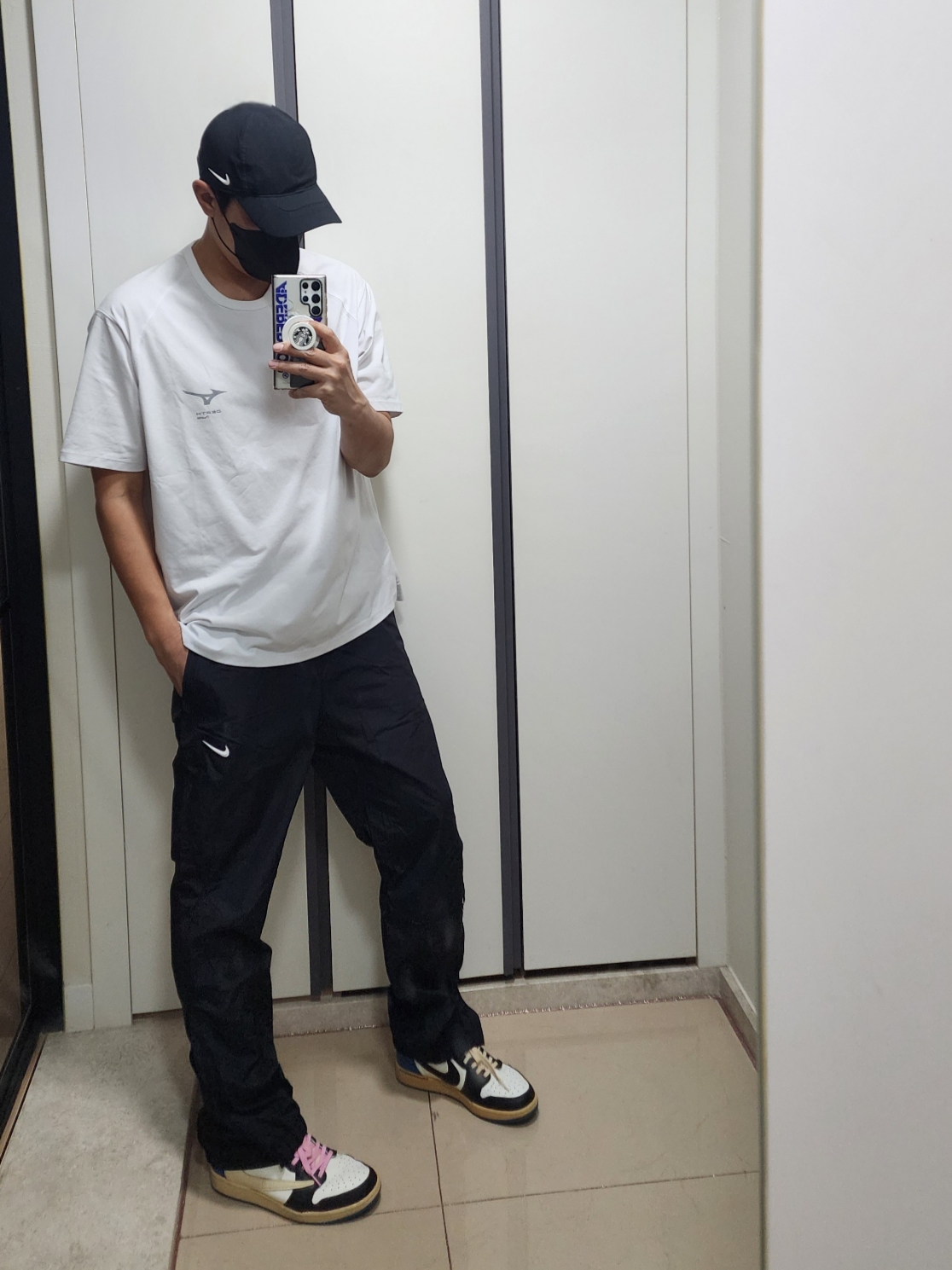 Nike x Drake Nocta Woven Track Pants Black (FN7668-010), Nike x Drake Nocta Club Cap Black 착용 스타일 - 1