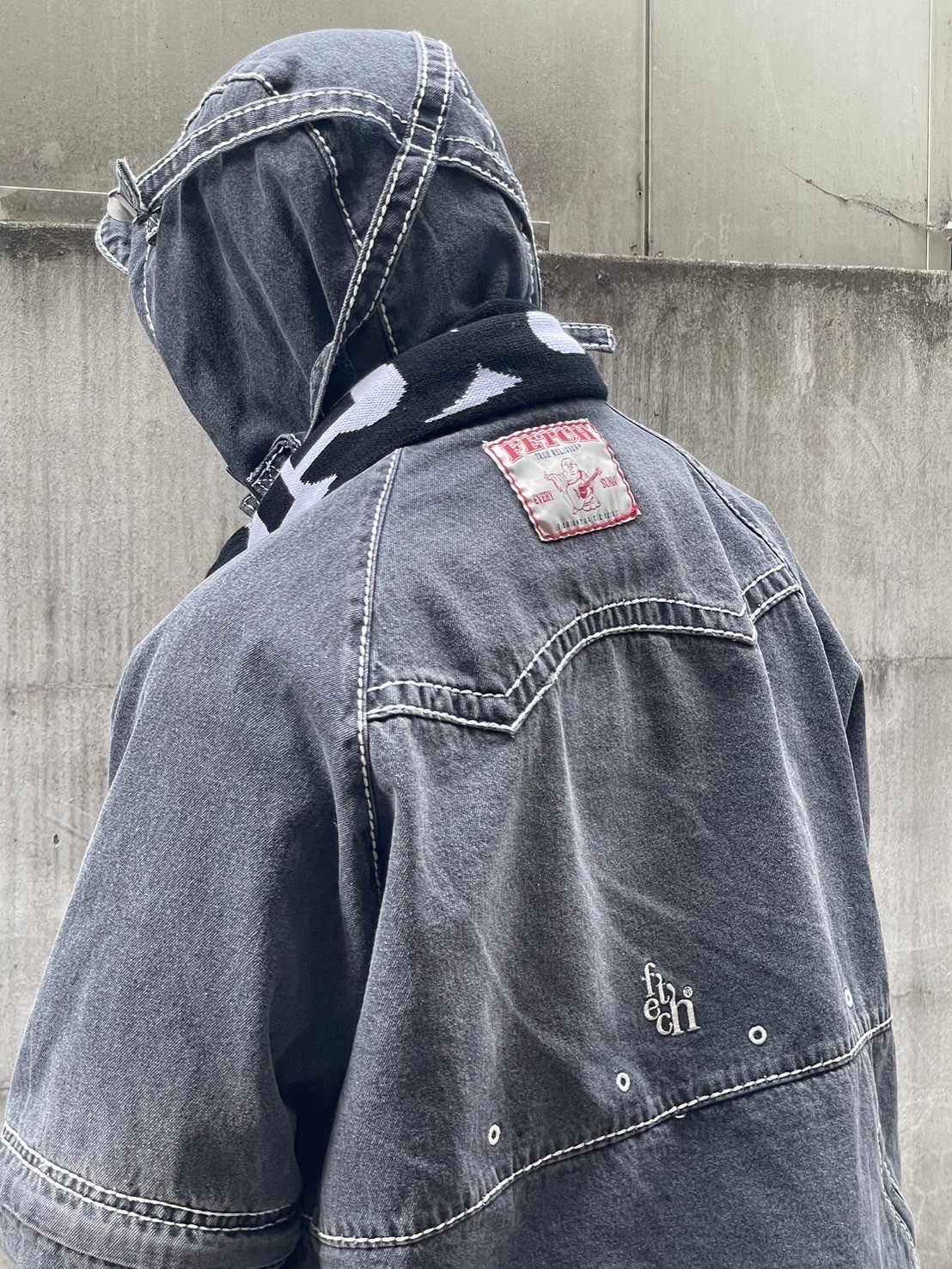 True Religion x Fetch Denim Separate Cargo Pants Black, True Religion x Fetch Denim Separate Parka Black 착용 스타일 - 2