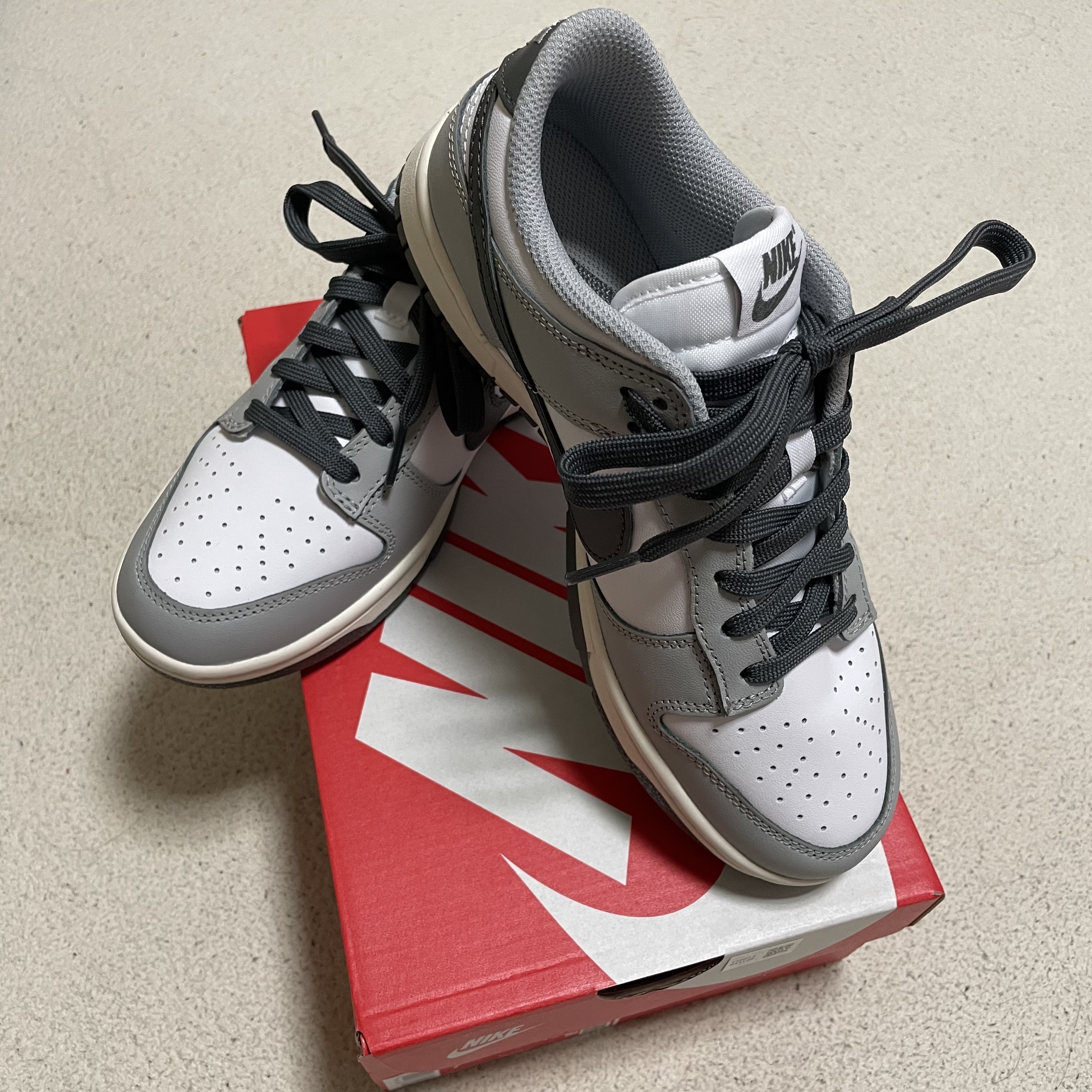 (W) Nike Dunk Low Light Smoke Grey 착용 스타일