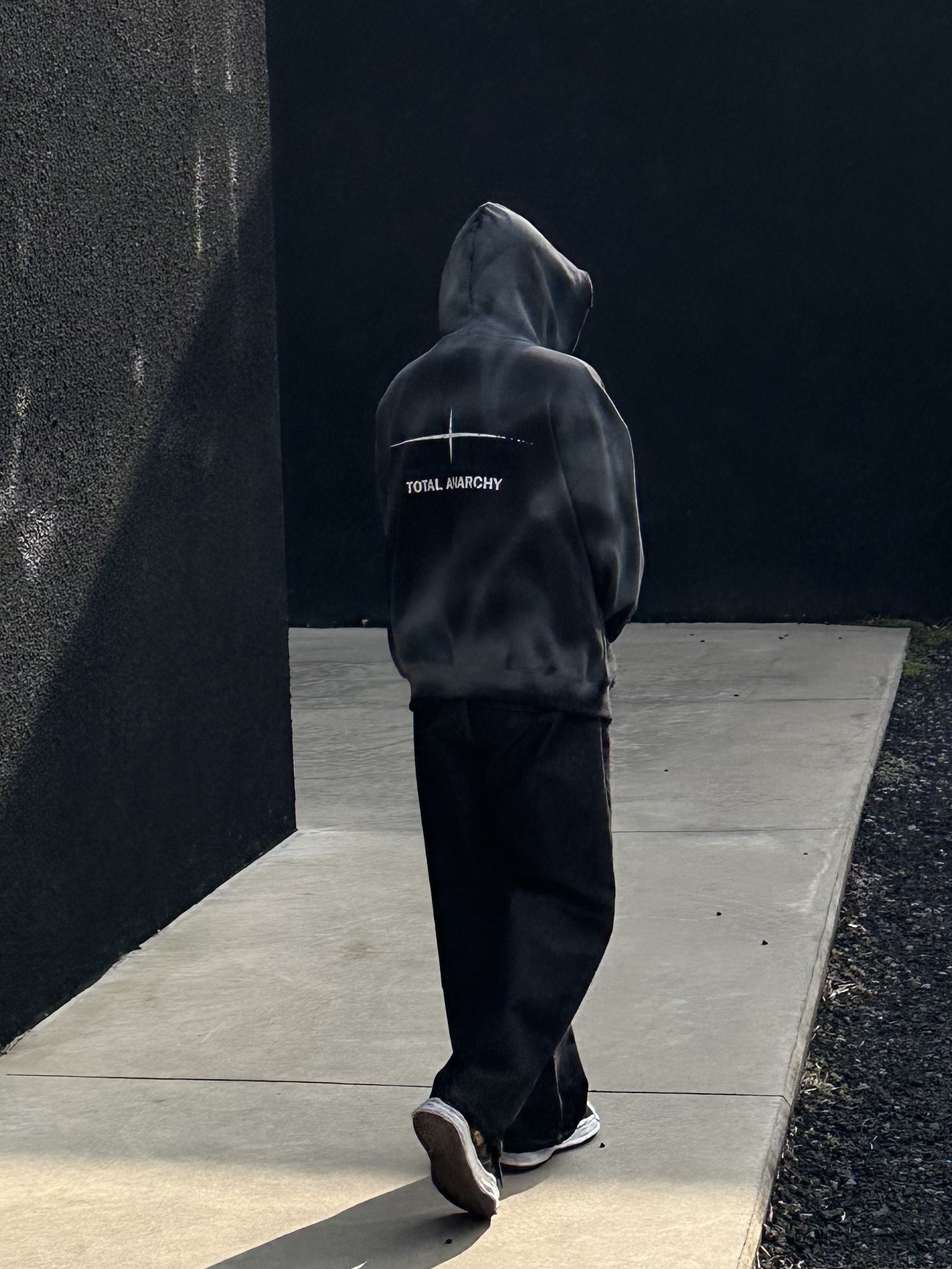 Maison Mihara Yasuhiro Blakey OG Sole Canvas Low-top Sneakers Black White, Maison Mihara Yasuhiro Blakey OG Sole Leather Low-top Sneakers Black 착용 스타일 - 4