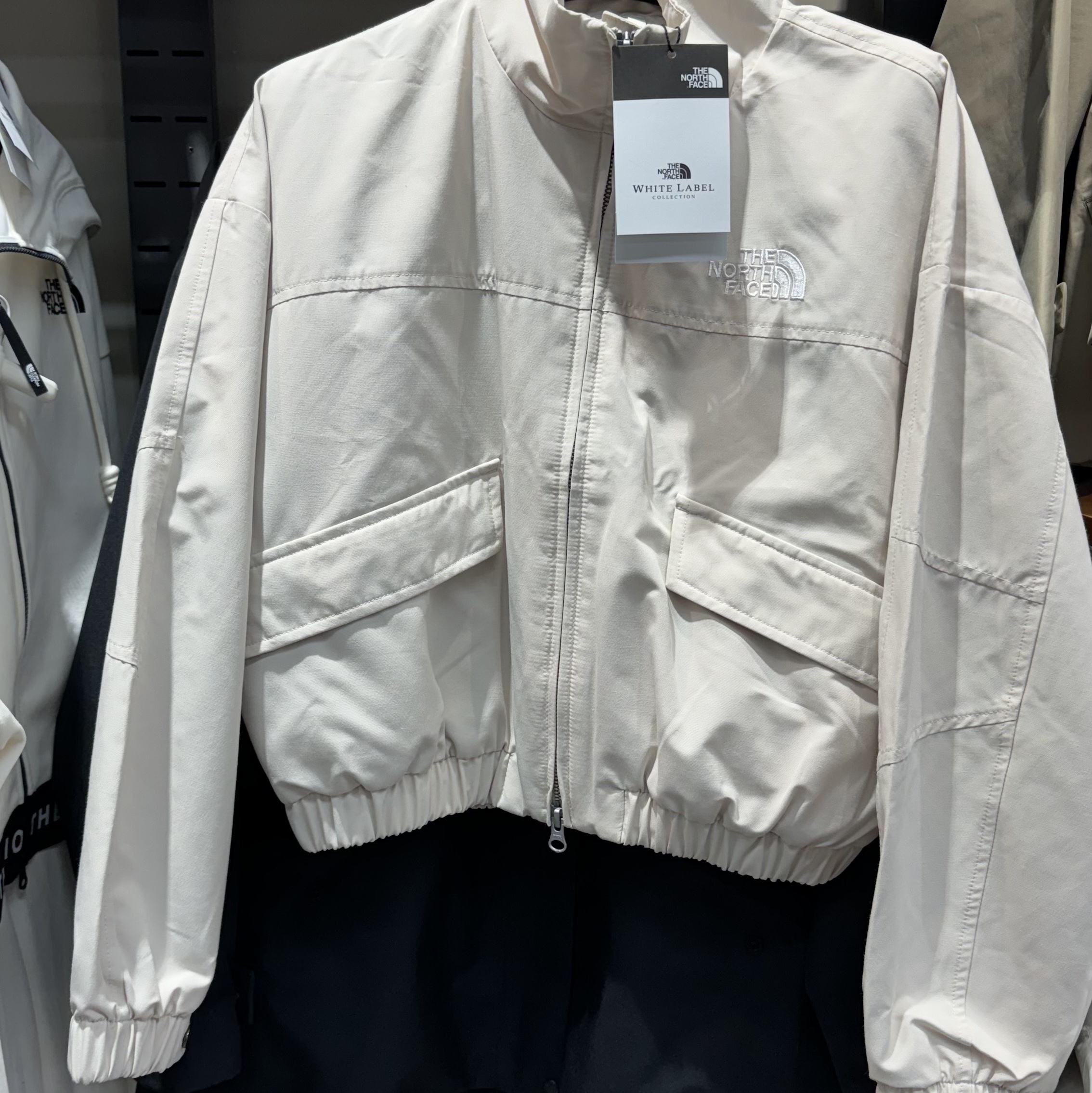 (W) The North Face White Label Neilton Jacket Cream Beige 착용 스타일 - 1