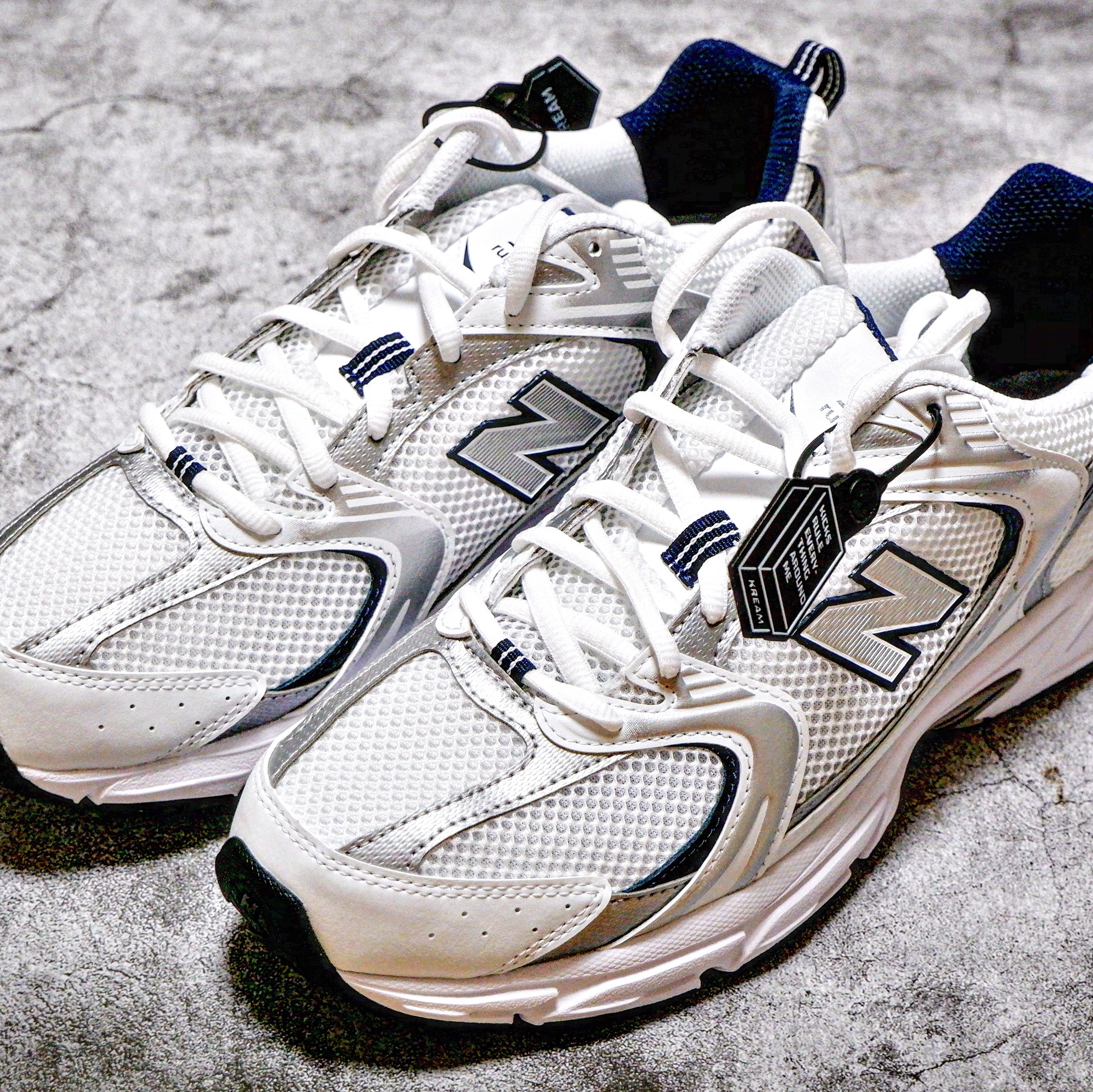 New Balance 530 White 착용 스타일