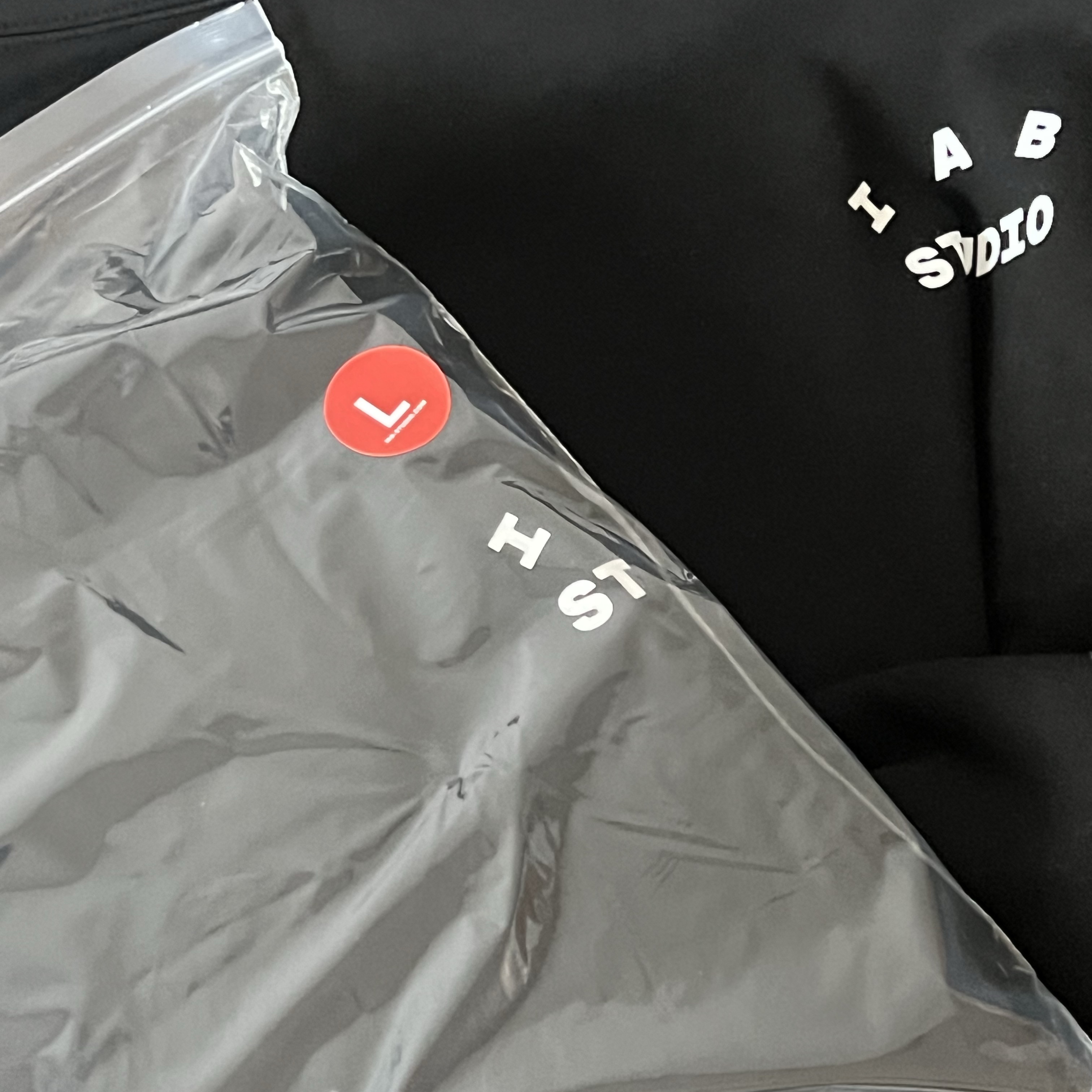 IAB Studio Hoodie Black 착용 스타일