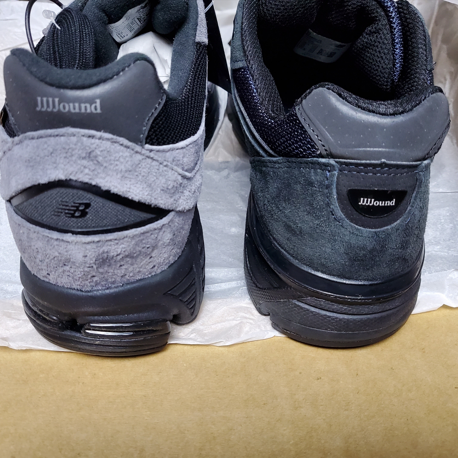 New Balance x JJJJound 2002R Gore-Tex Charcoal, New Balance x JJJJound 990v4 Navy 착용 스타일 - 1