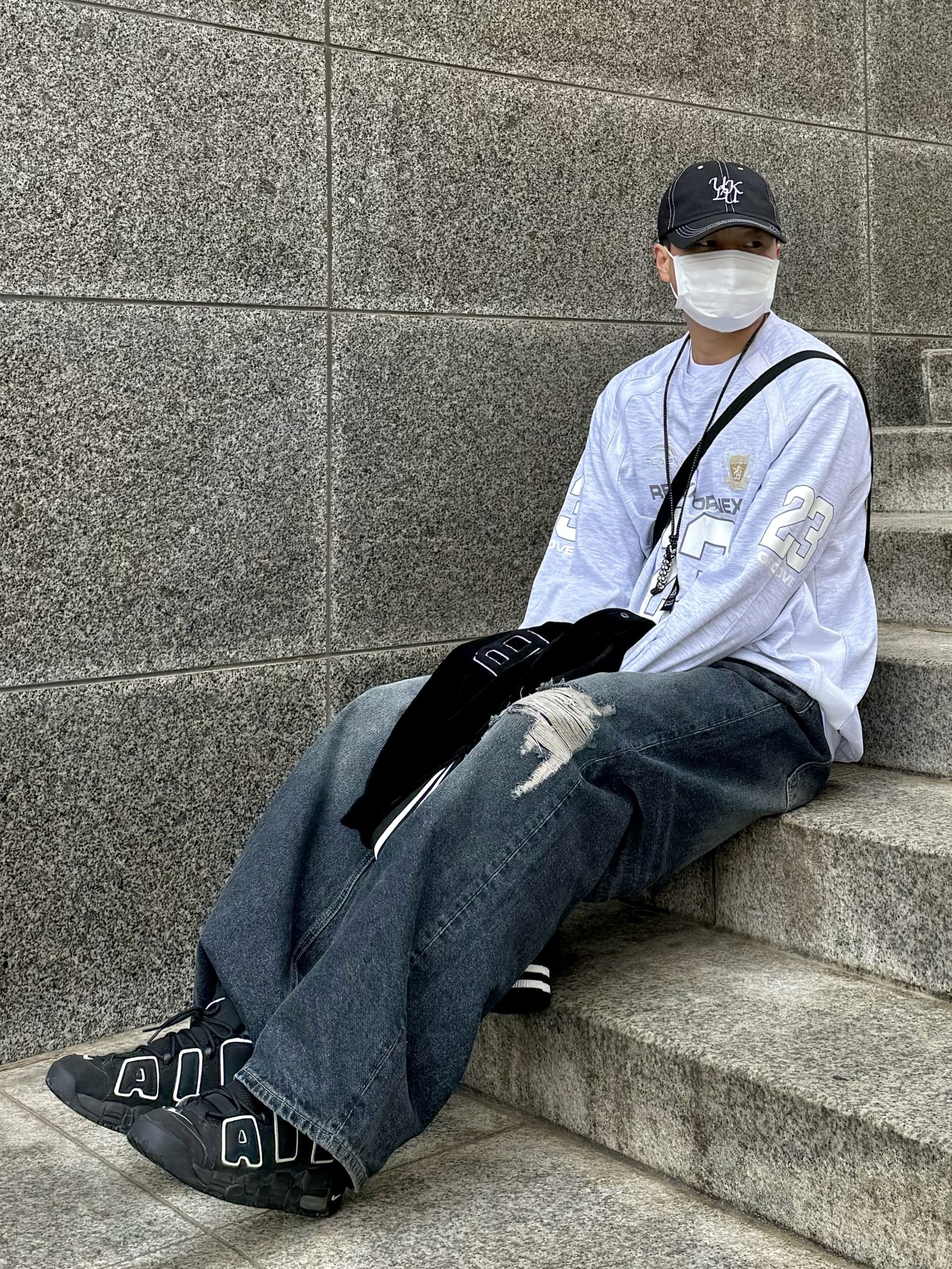 Nike Air More Uptempo Black White 2020 착용 스타일 - 2