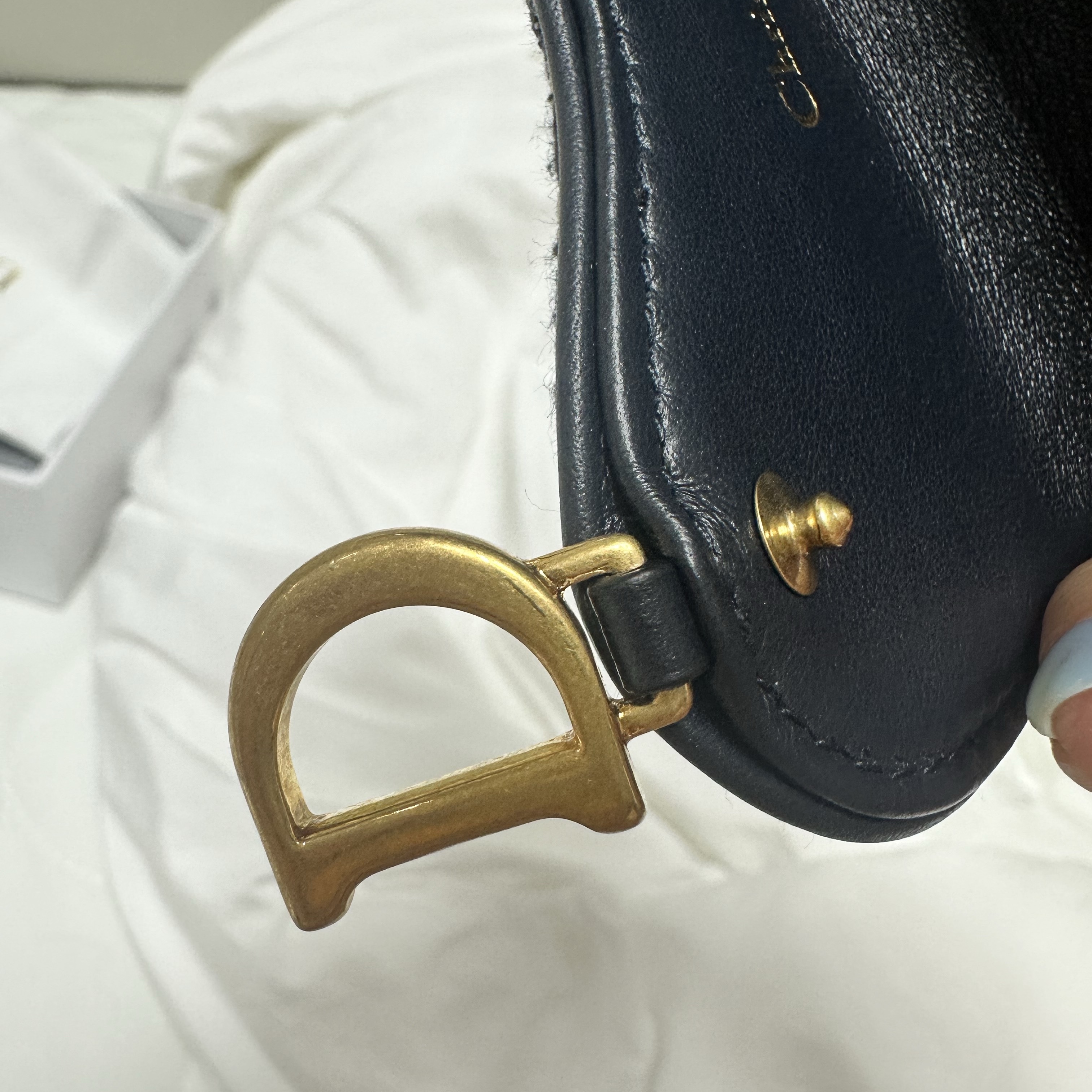 Dior Saddle Flap Card Holder Blue Dior Oblique Jacquard 착용 스타일 - 1