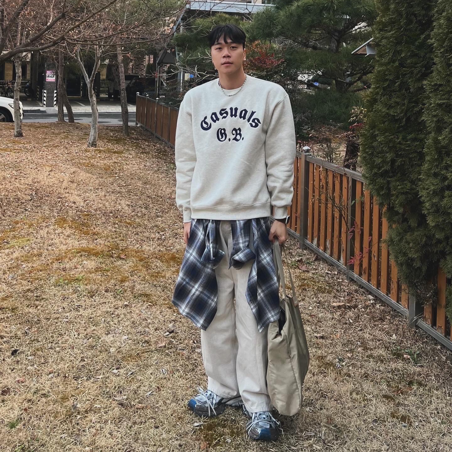Balenciaga 3XL Sneakers Worn Out Grey White Blue 착용 스타일 - 1