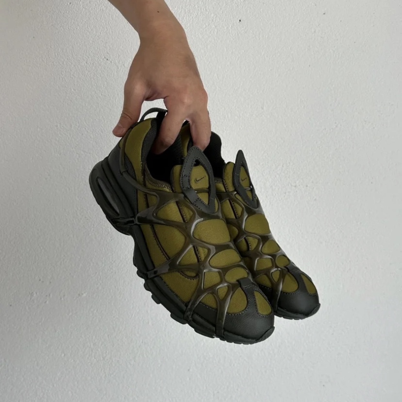 Nike Air Kukini Pilgrim Sequoia 착용 스타일