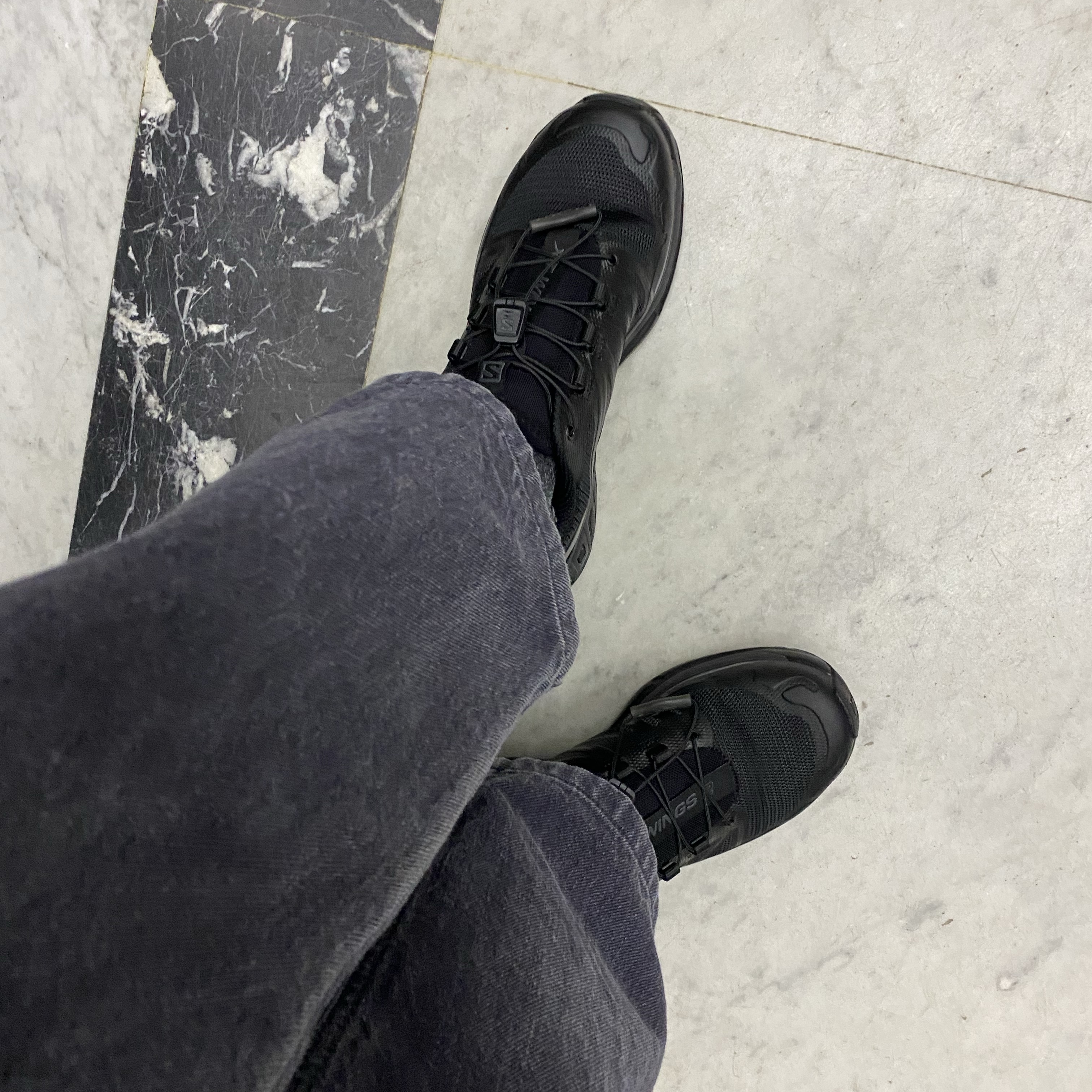 Salomon XT-Wings 2 ADV Black 착용 스타일