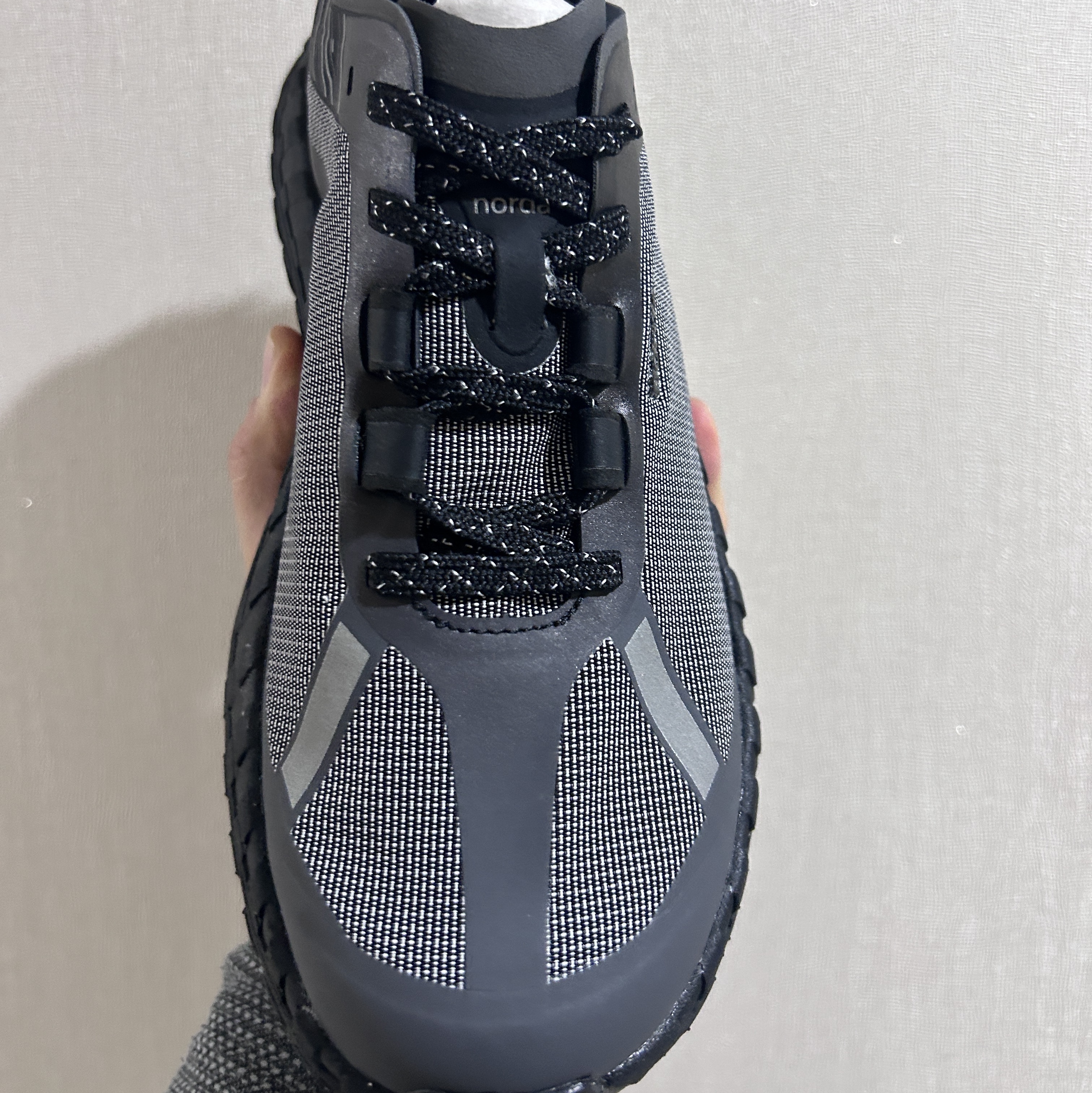 (W) Norda 001 G+ Spike Black 착용 스타일 - 2