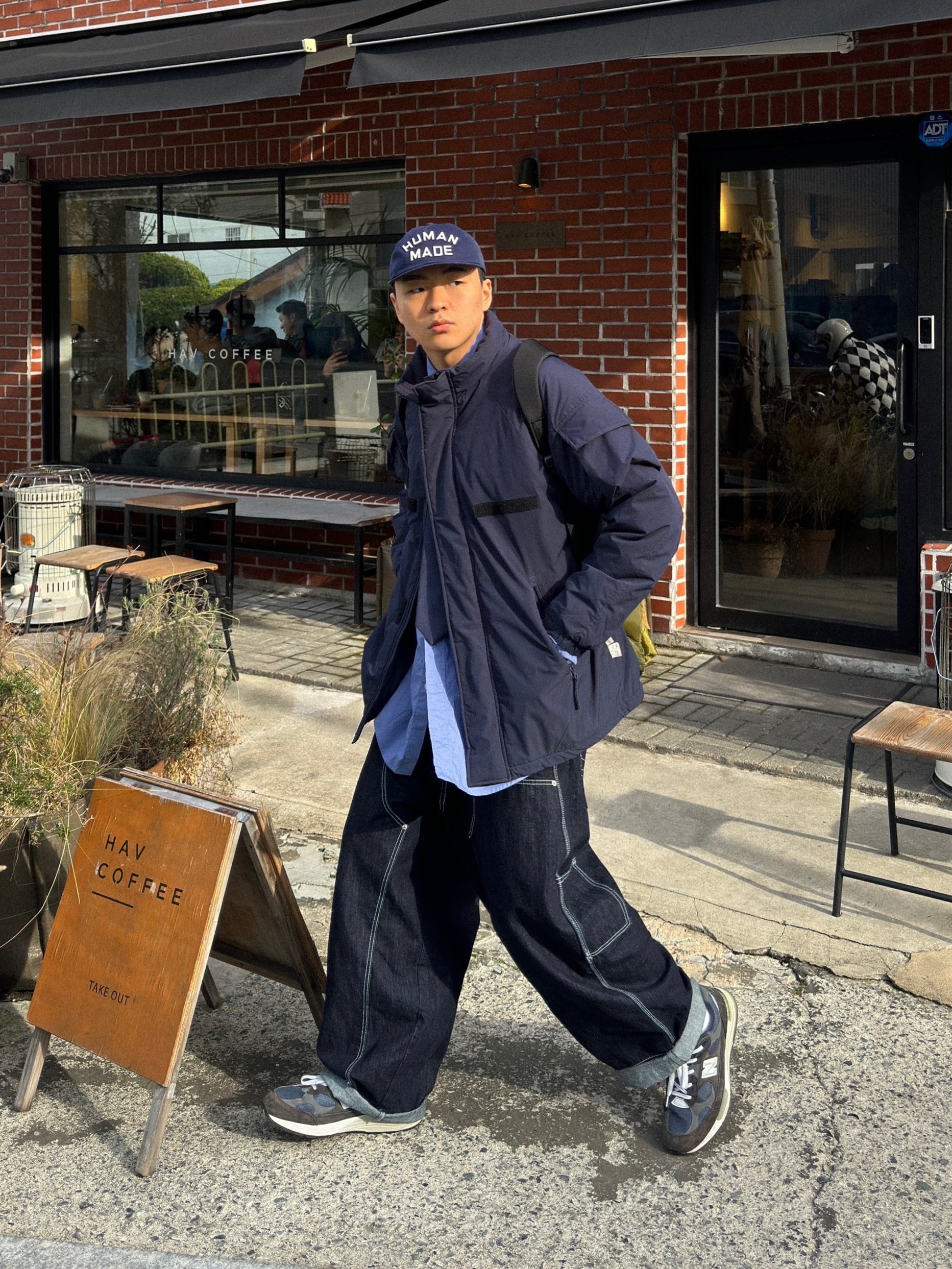 New Balance 992 Made in USA Navy 착용 스타일 - 1