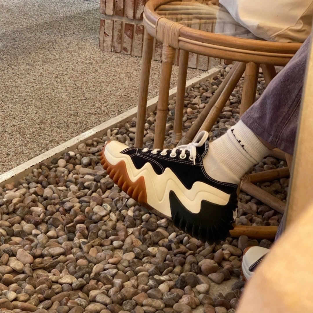 Converse Run Star Motion Ox Foundational Black 착용 스타일 - 3