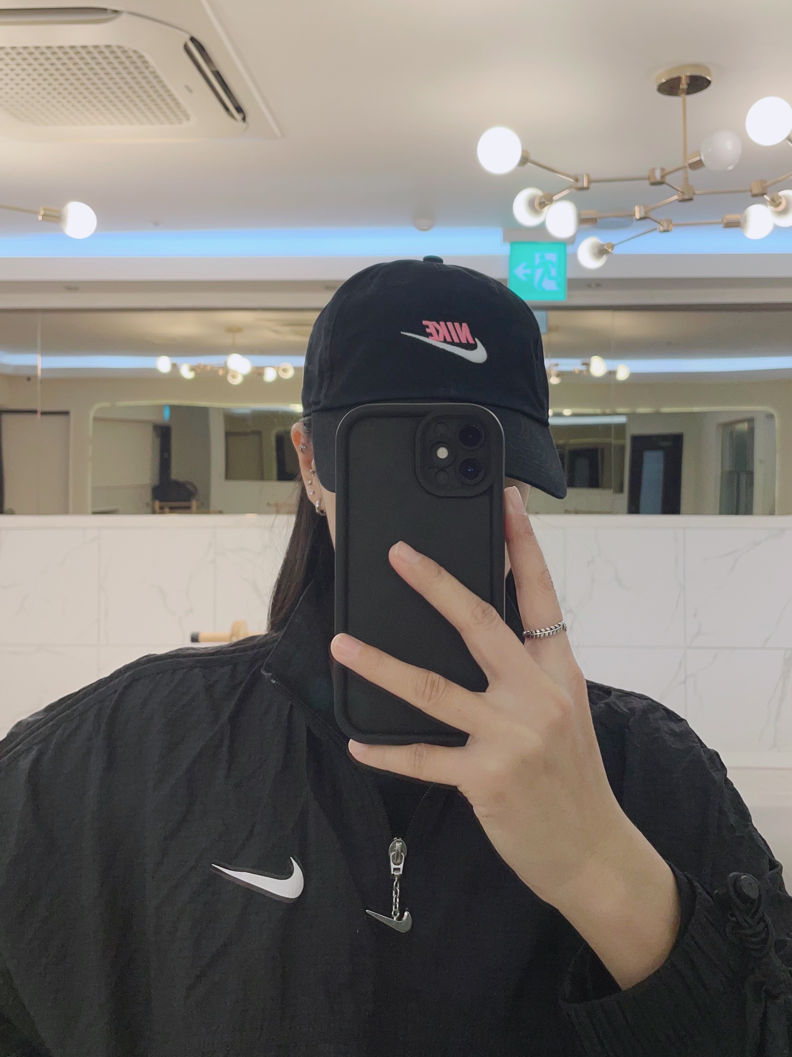 Nike Heritage 86 Futura Washed Cap Black White 착용 스타일 - 3
