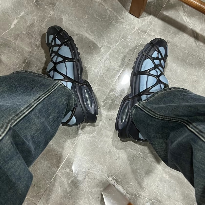 Nike Air Kukini Worn Blue Obsidian 착용 스타일