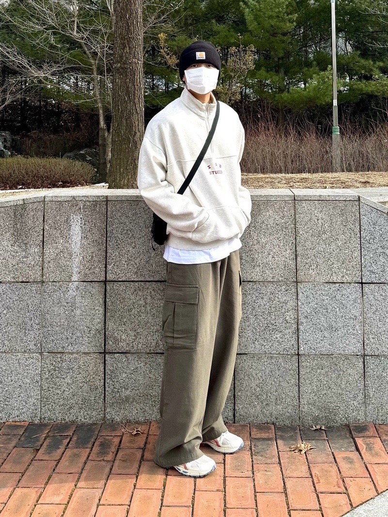IAB Studio Half Zip-Up Oatmeal Burgundy, Carhartt Knit Cuffed Beanie Black 착용 스타일 - 2