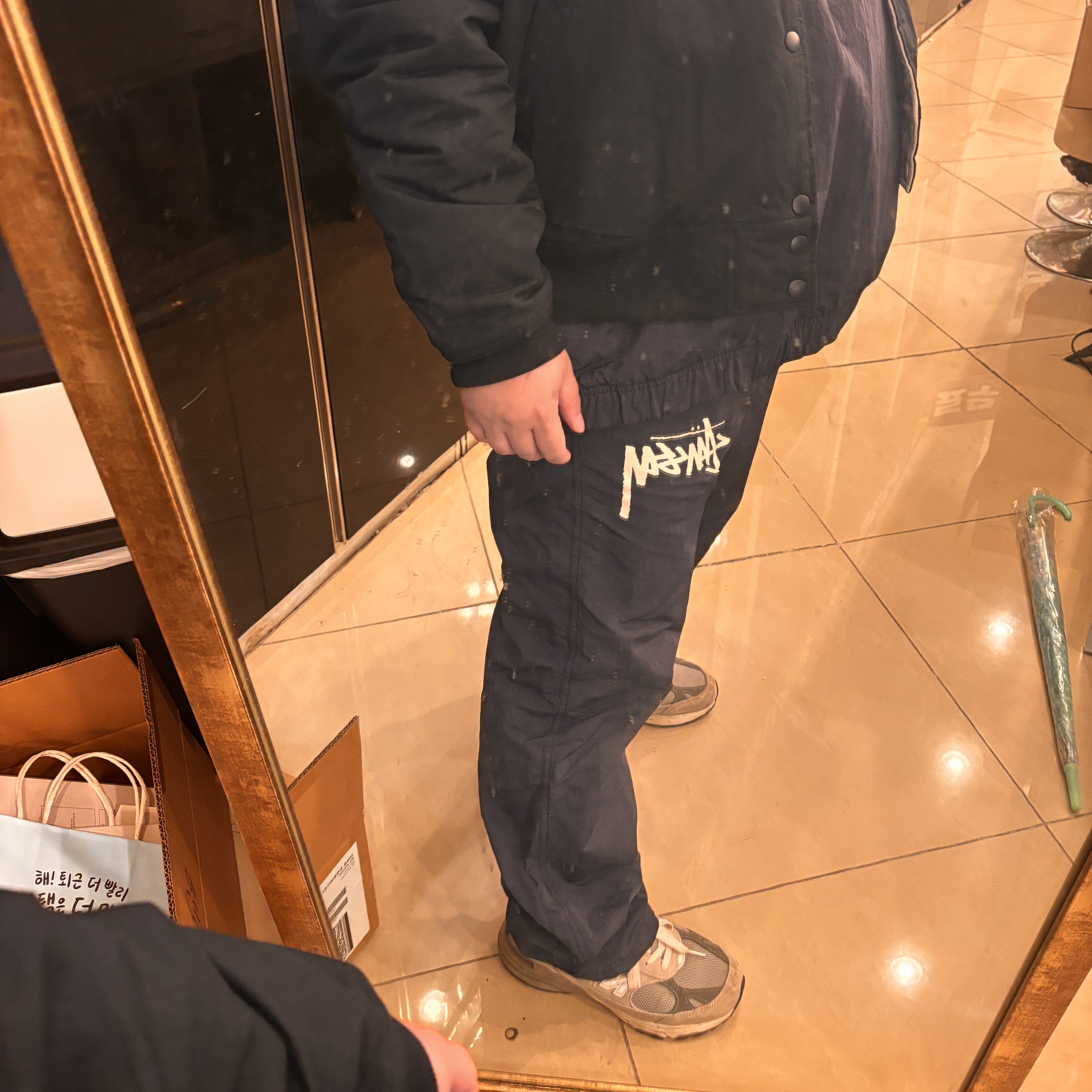 Nike x Stussy Reversible Jacket Black (FJ9153-010), Nike x Stussy Shorts Black (FJ9167-010) 착용 스타일 - 3