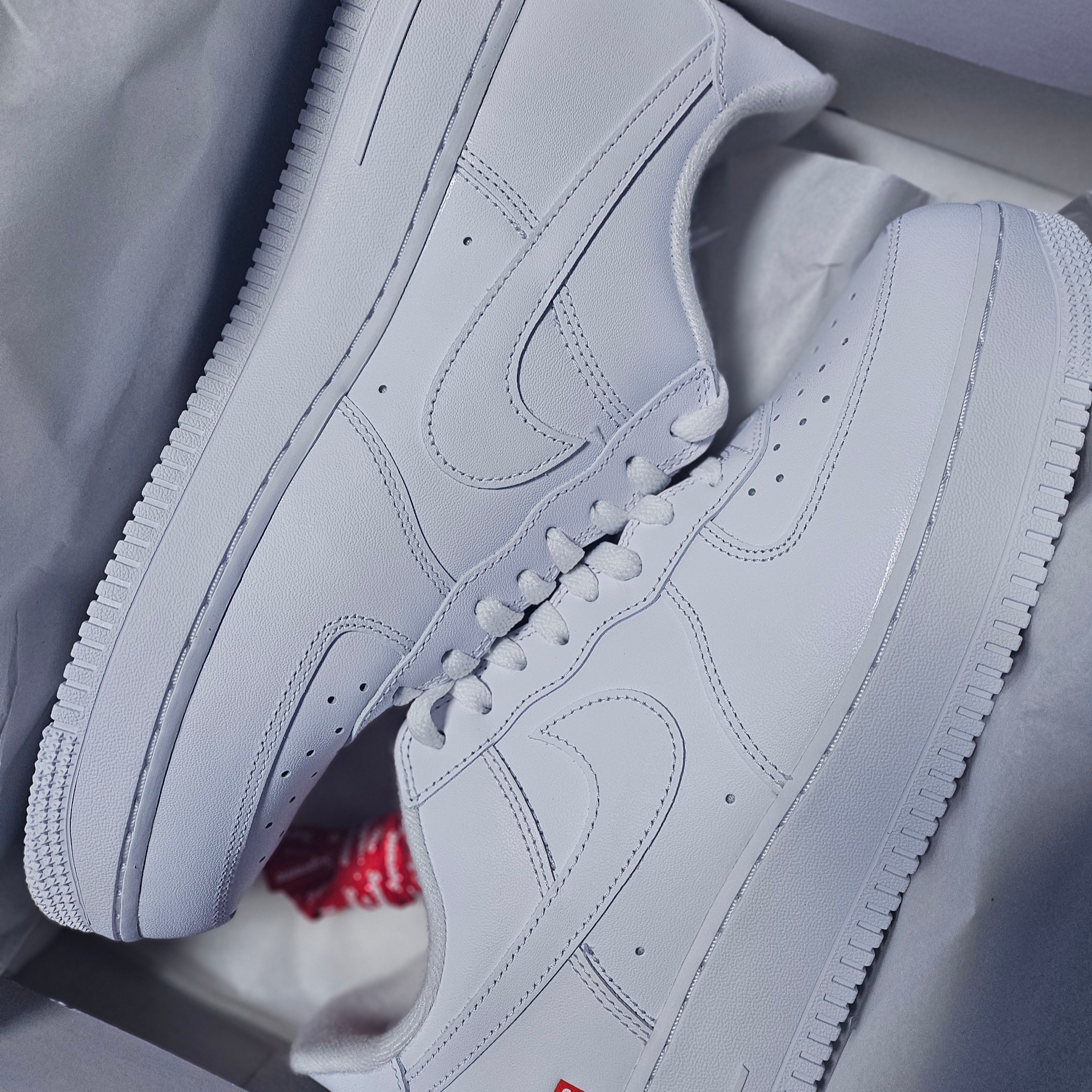 Nike x Supreme Air Force 1 Low White 착용 스타일