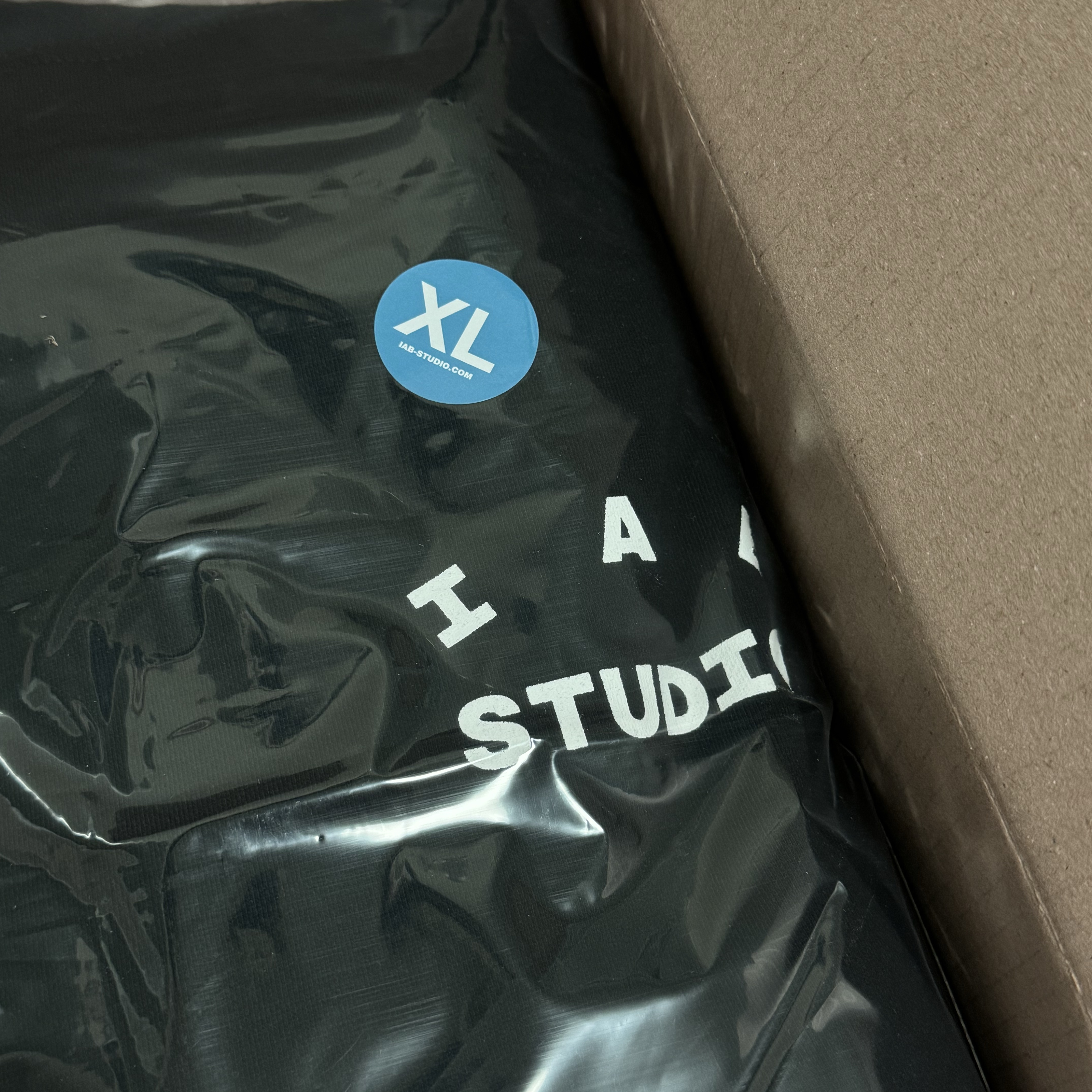 IAB Studio Hoodie Black 착용 스타일 - 1
