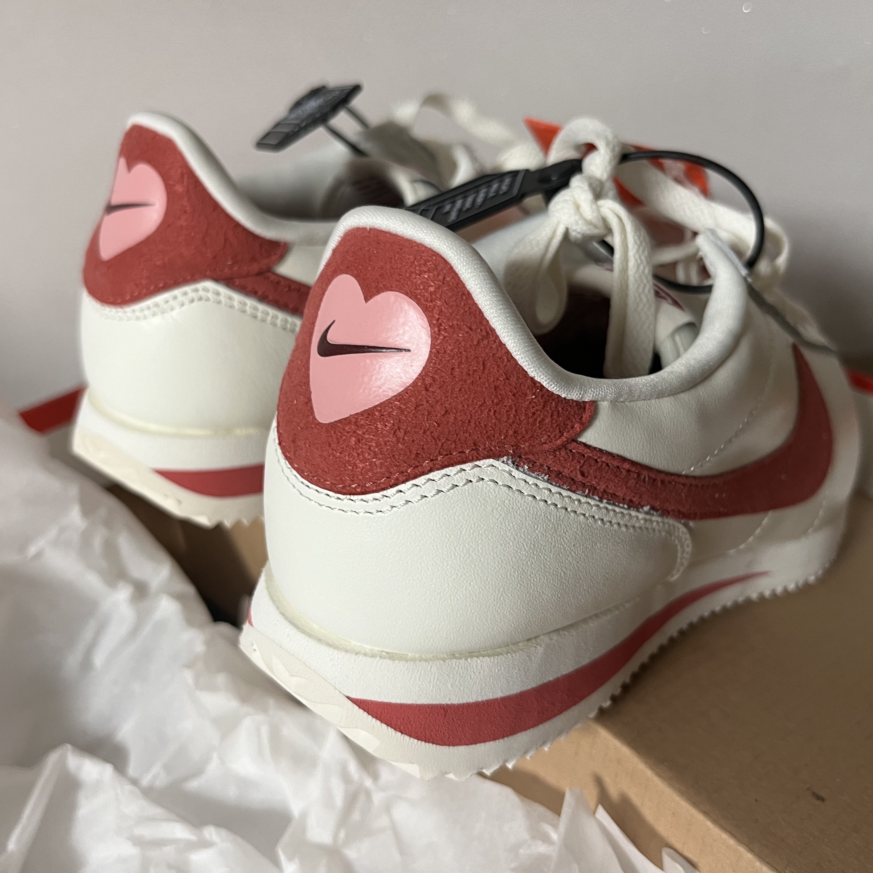 (W) Nike Cortez SE Valentine Day Sail Adobe 착용 스타일 - 4
