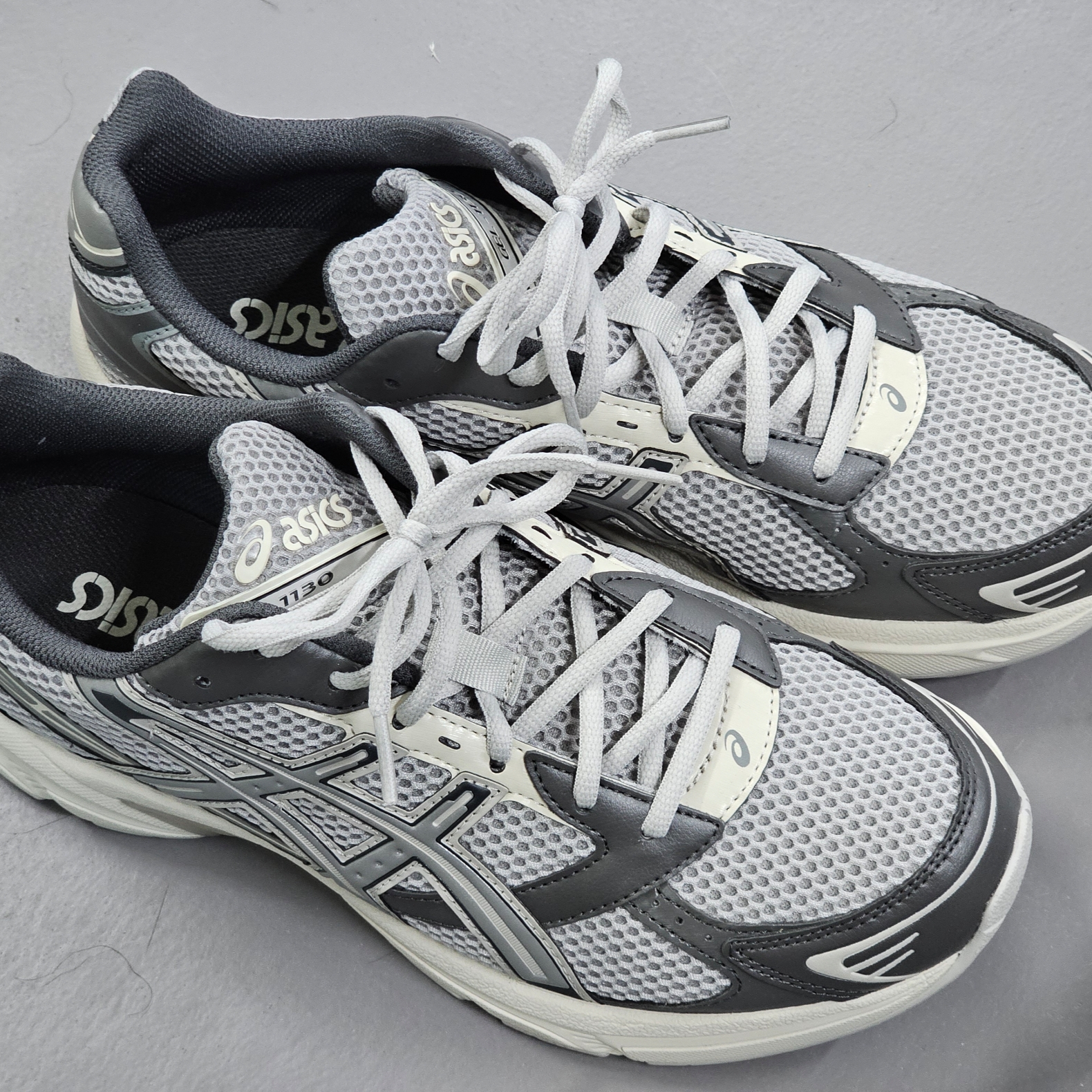 Asics Gel-1130 Oyster Grey Clay Grey 착용 스타일