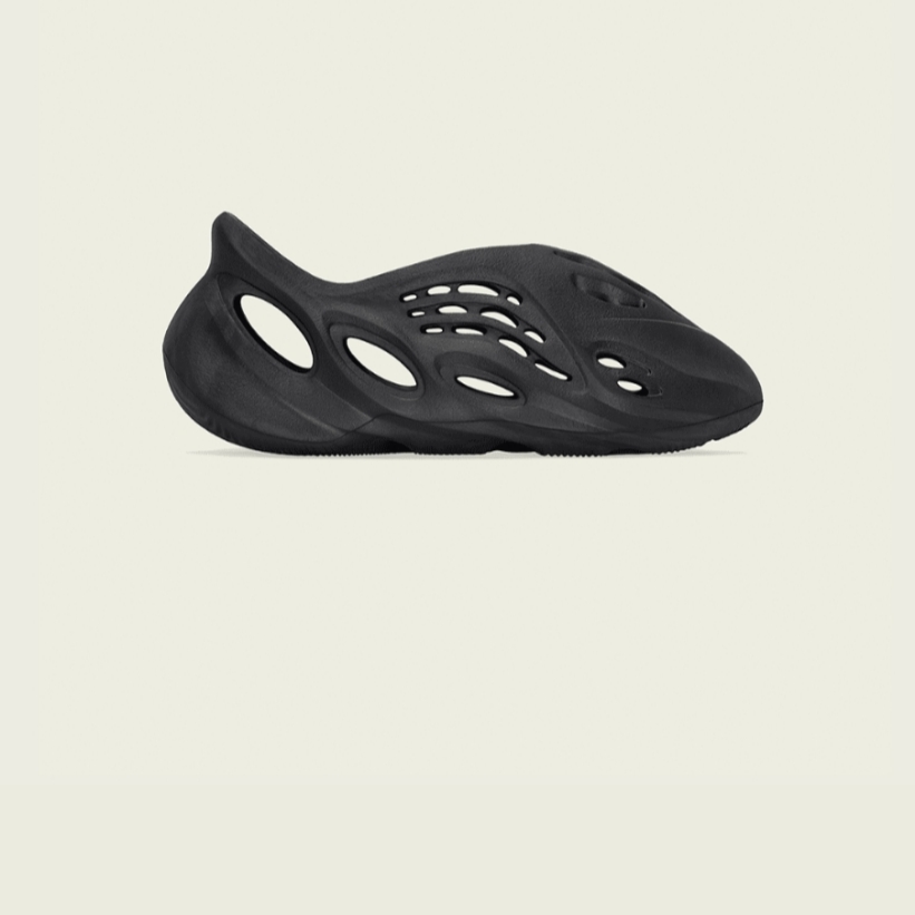 Adidas Yeezy Foam RNNR Onyx 착용 스타일