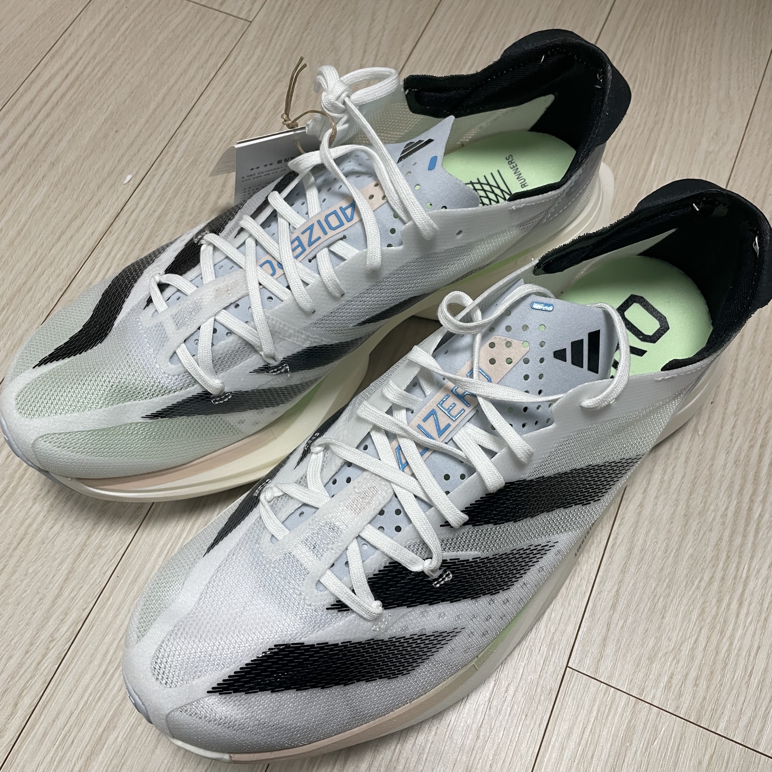 Adidas Adizero Adios Pro 3 Cloud White Core Black 착용 스타일