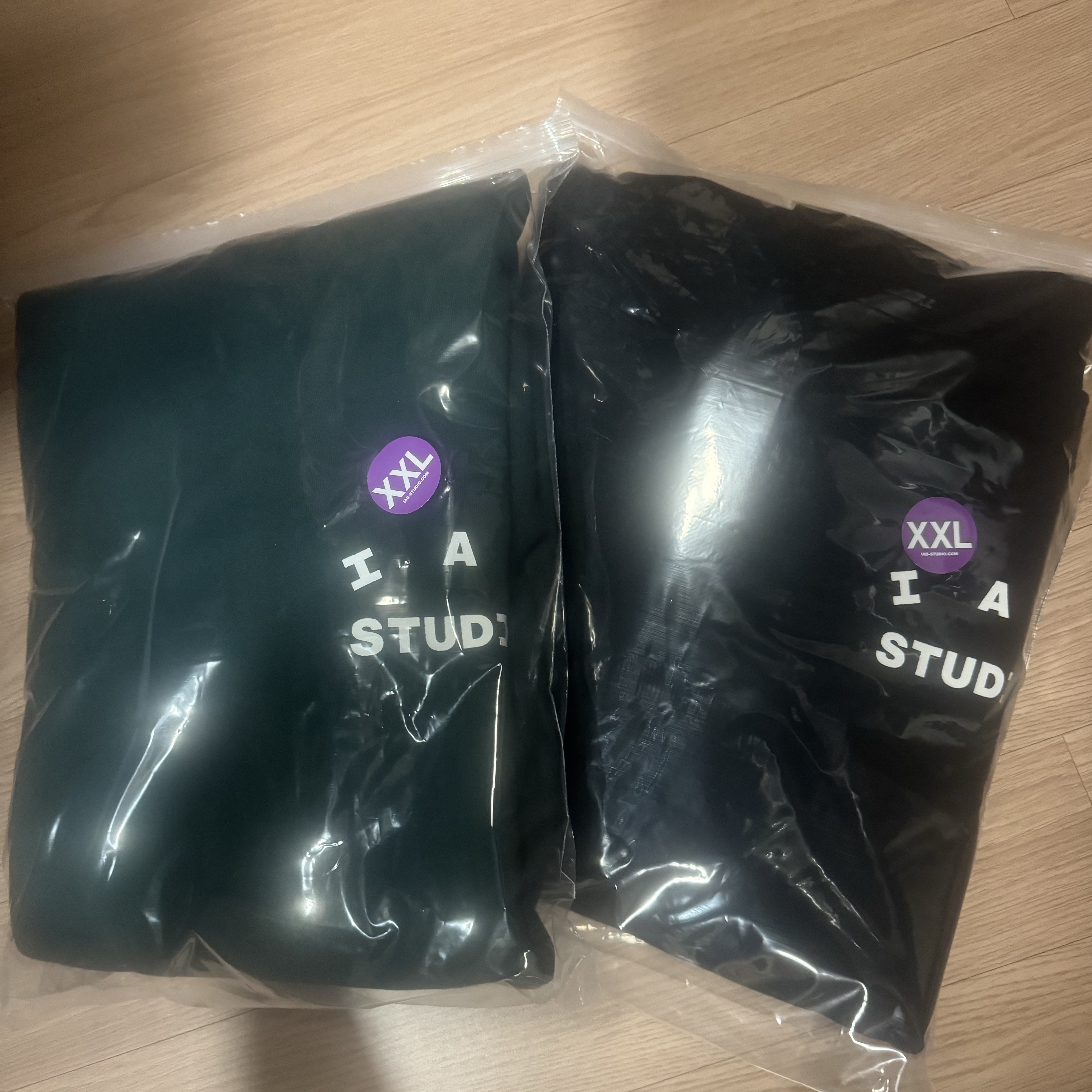 IAB Studio Hoodie Black, IAB Studio Hoodie Deep Green 착용 스타일