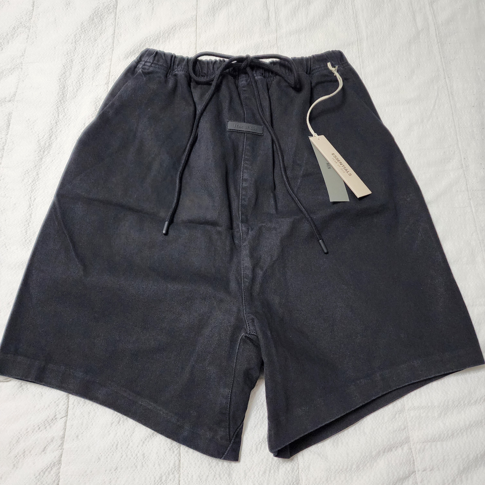 Essentials Denim Relaxed Shorts Overdye Black Denim - 24SS 착용 스타일 - 1