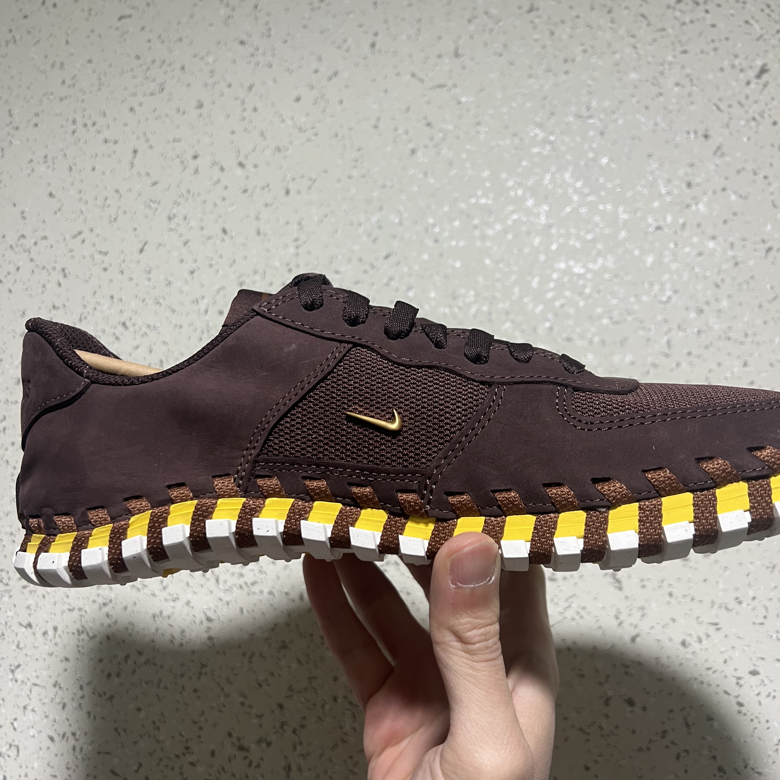 Nike x Jacquemus J Force 1 Low LX SP Earth 착용 스타일 - 3
