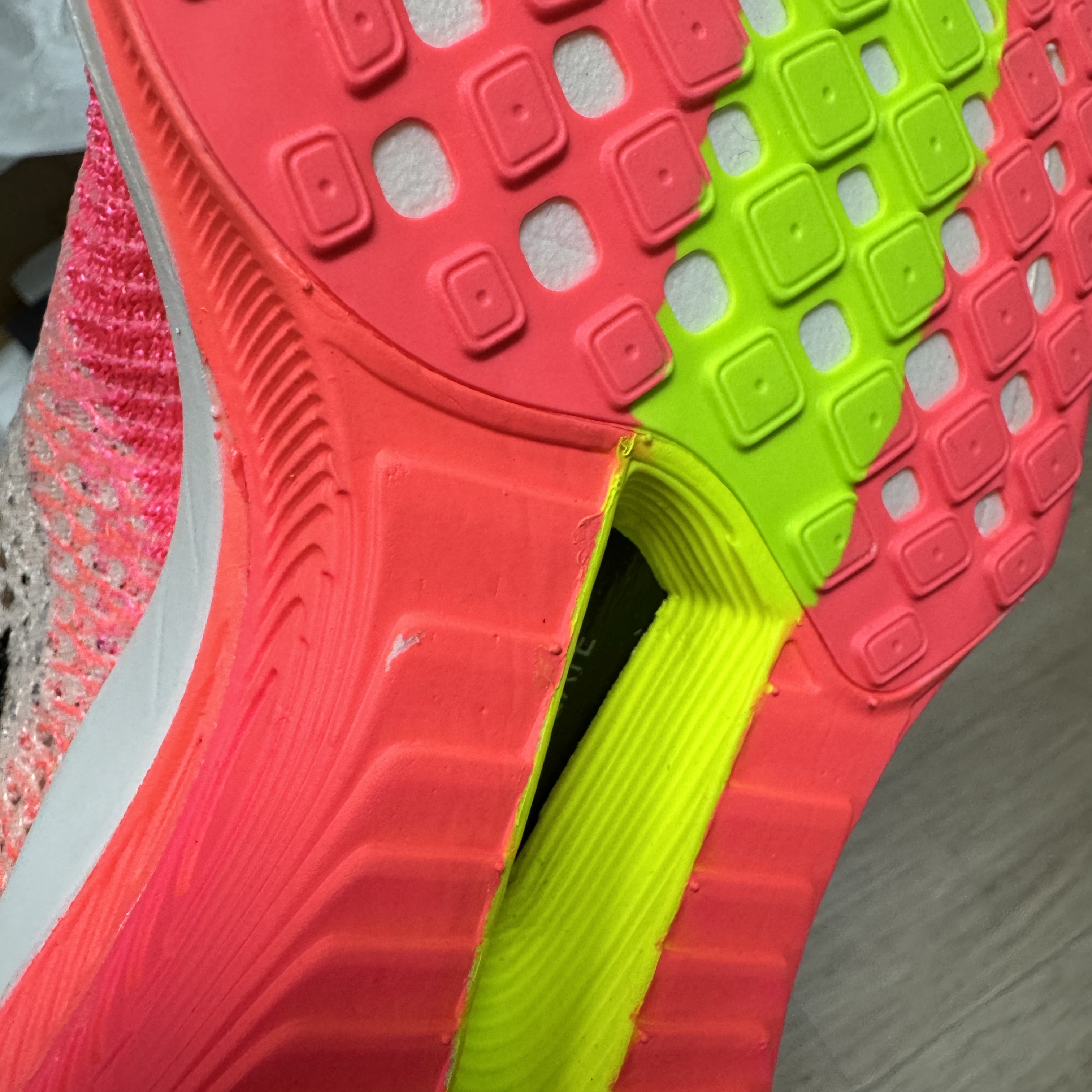 Nike ZoomX Vaporfly Next% 3 FK Luminous Green Black 착용 스타일 - 2