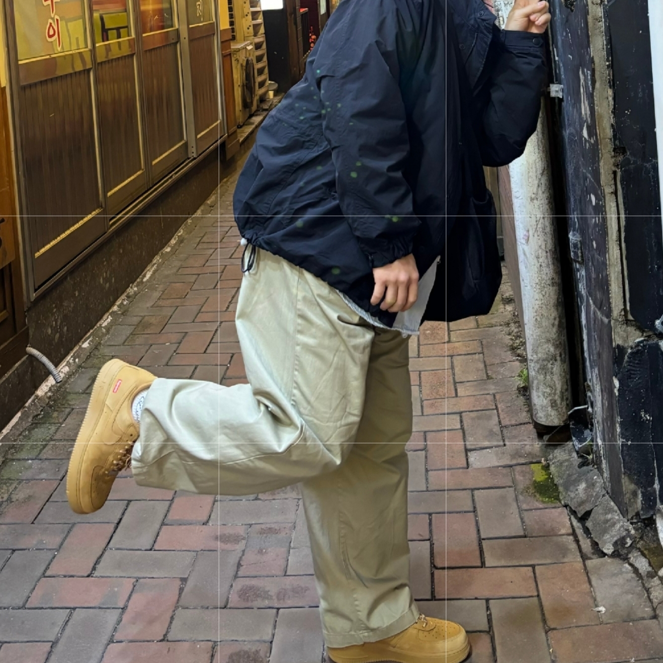 Nike x Supreme Air Force 1 Low Flax 착용 스타일